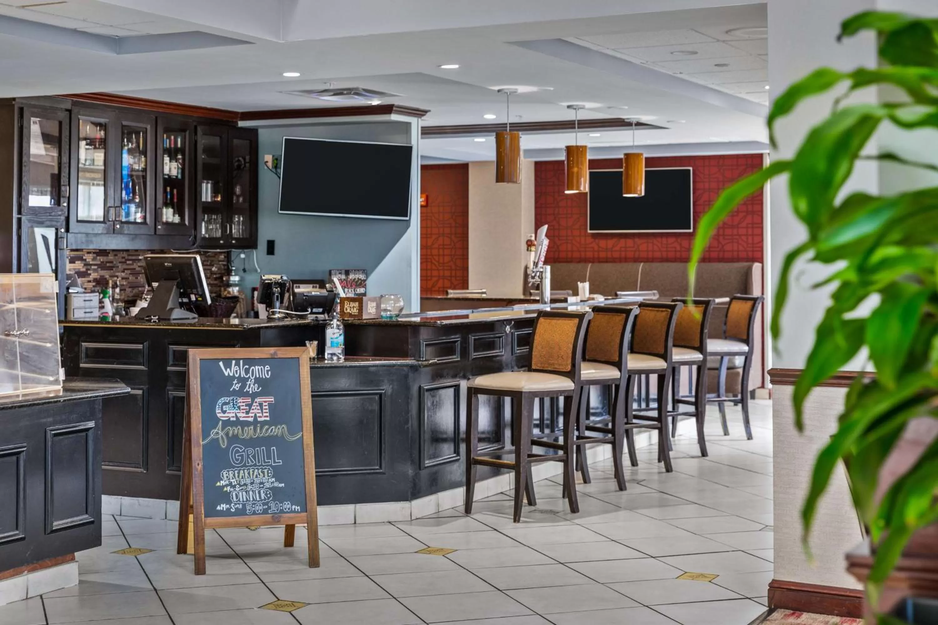 Lounge or bar in Hilton Garden Inn Starkville