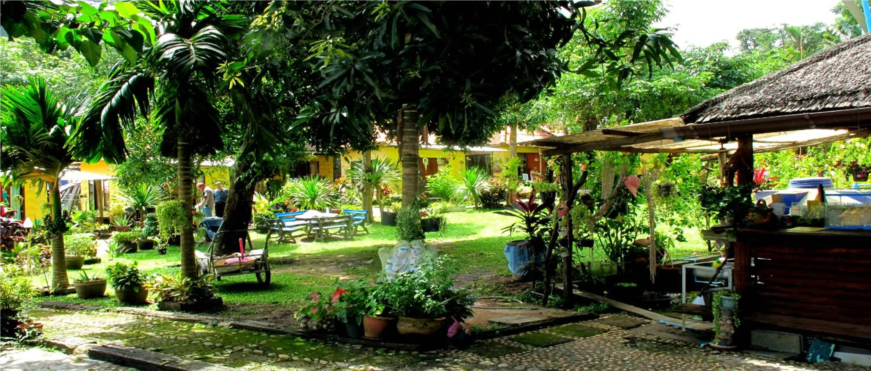 Garden in Sea-Sun Bungalow & Resort