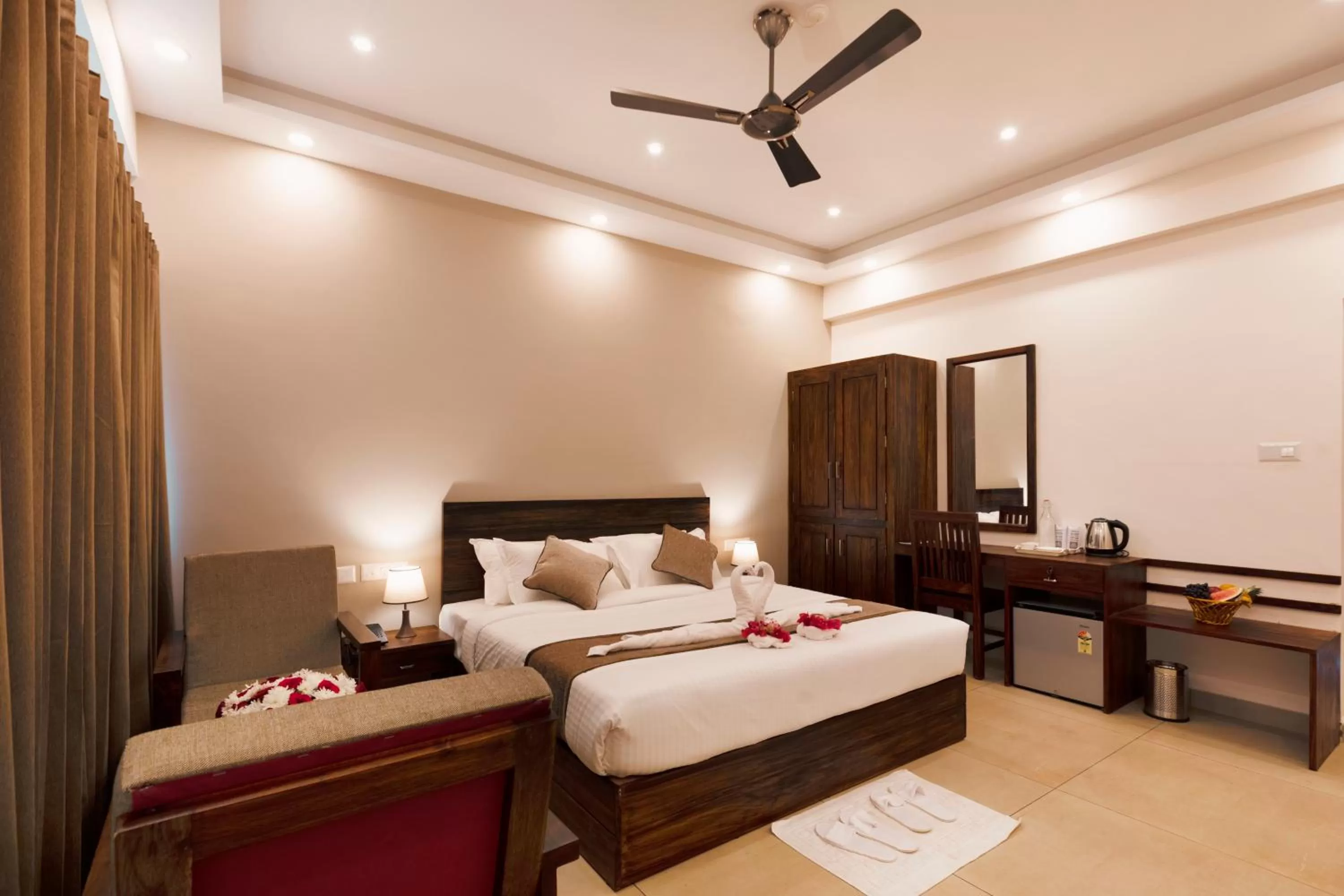 Bedroom, Bed in Pleasant Hill Resort