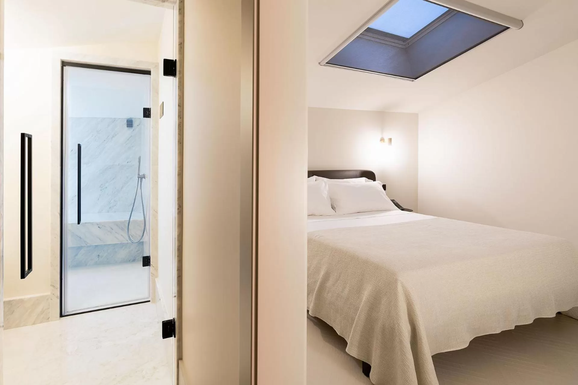 Steam room, Bed in Byssus Suites