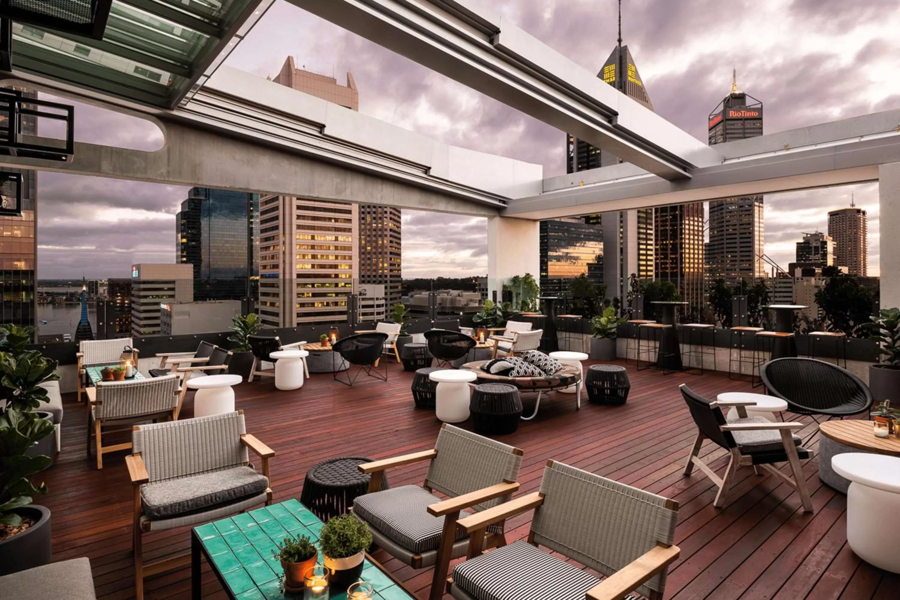 Lounge or bar in QT Perth