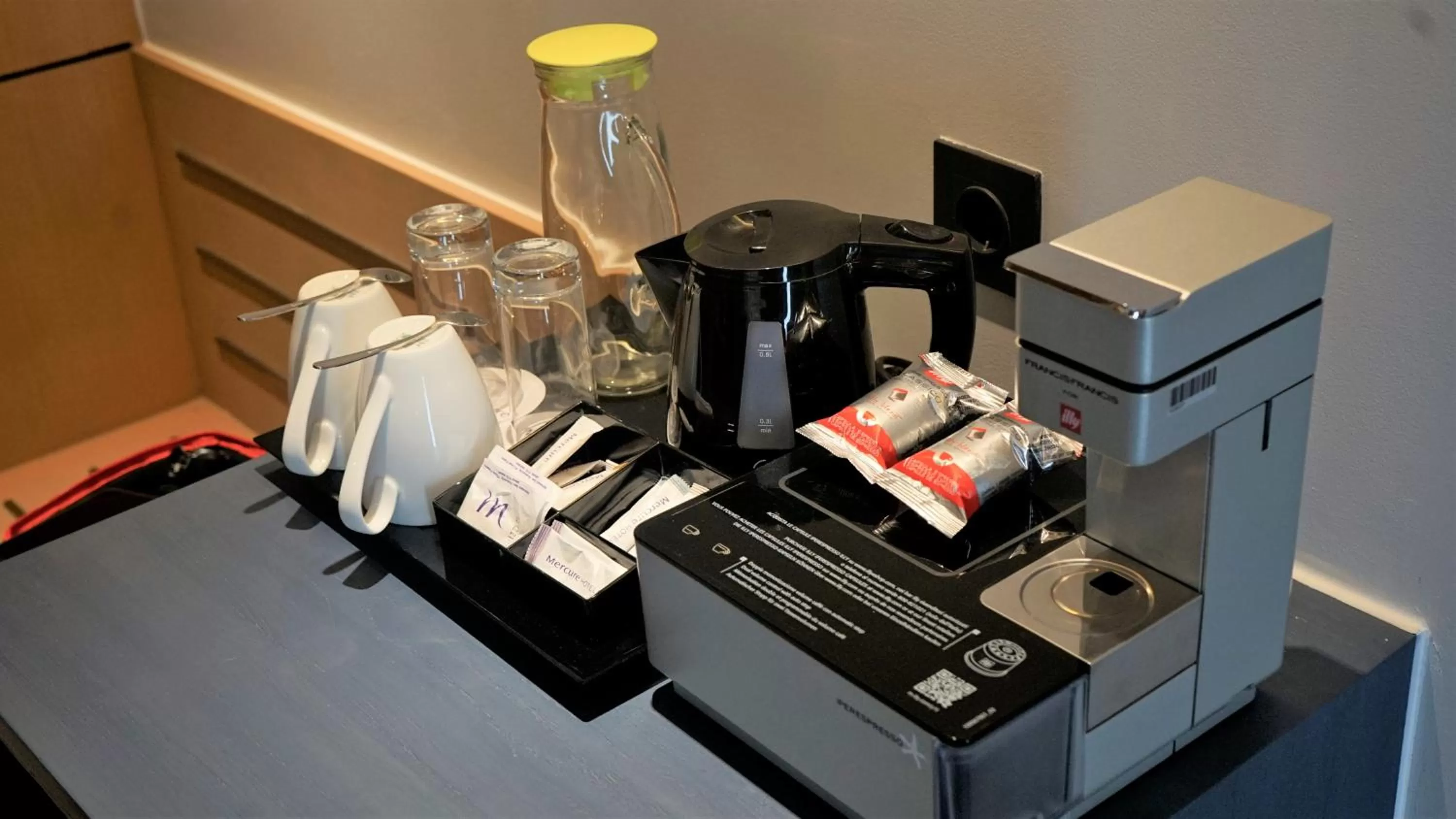 Coffee/tea facilities in Mercure Samarinda