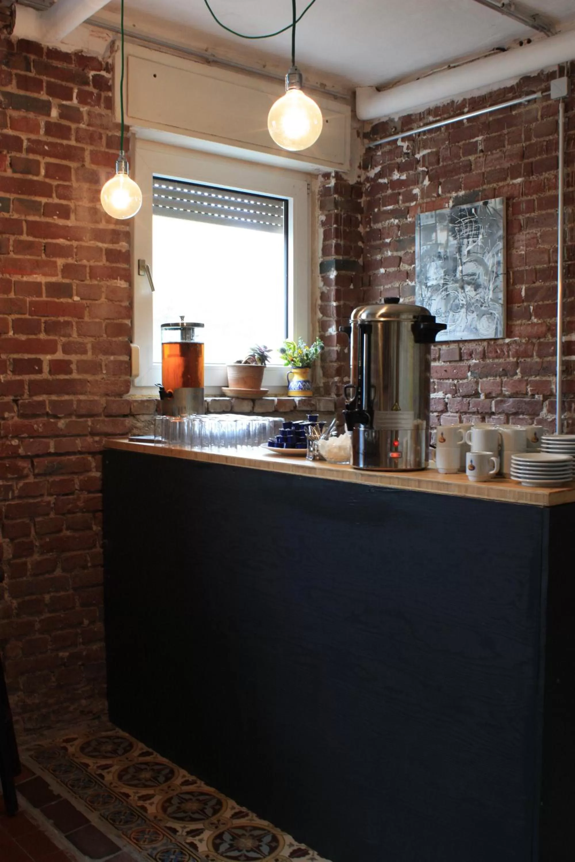 Restaurant/places to eat in World House Wetten