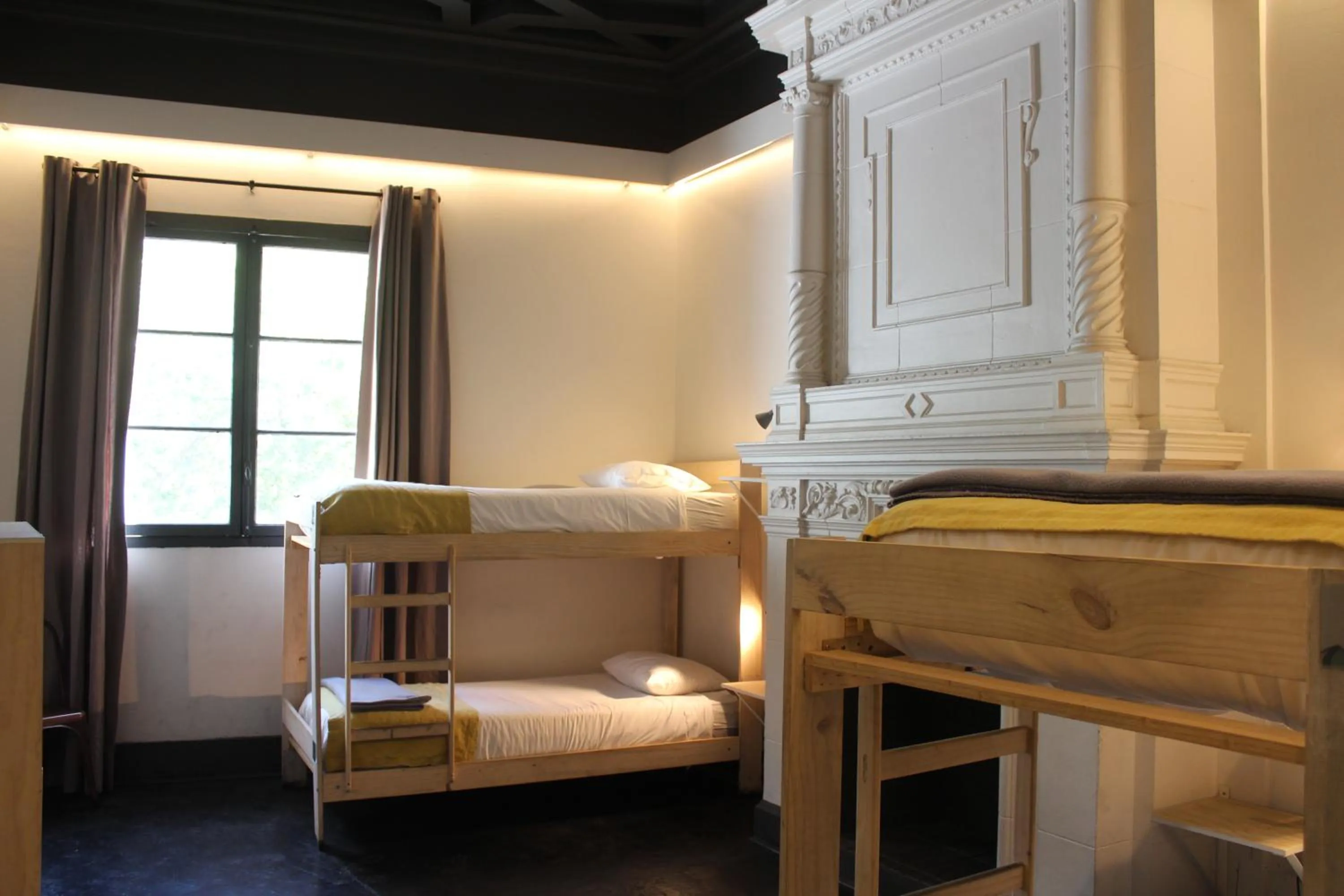 Photo of the whole room, Bed in Hostel Boutique Merced 88