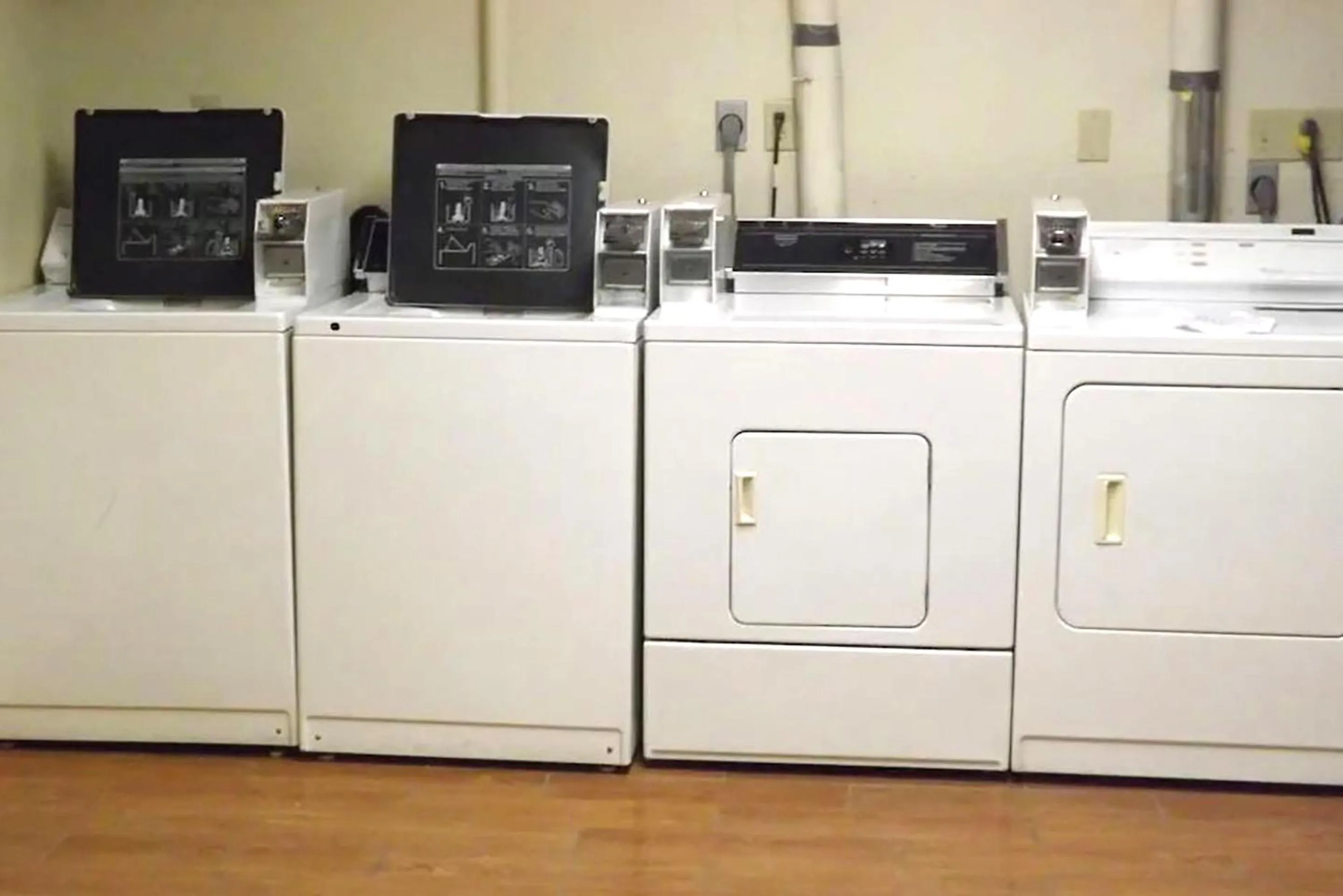 laundry in Sky-Palace Inn & Suites McCook