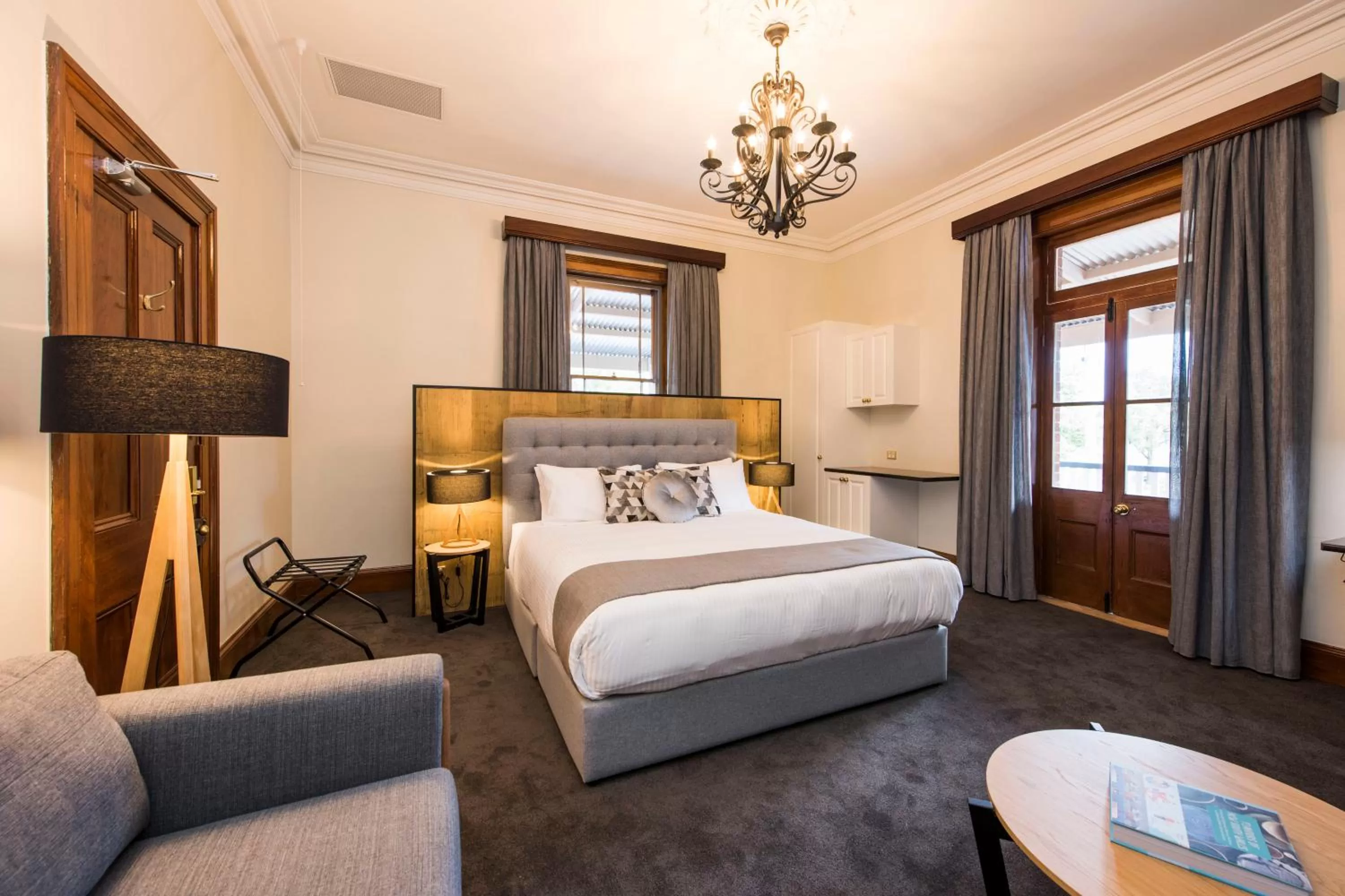 Photo of the whole room, Bed in The Parkview Hotel Mudgee