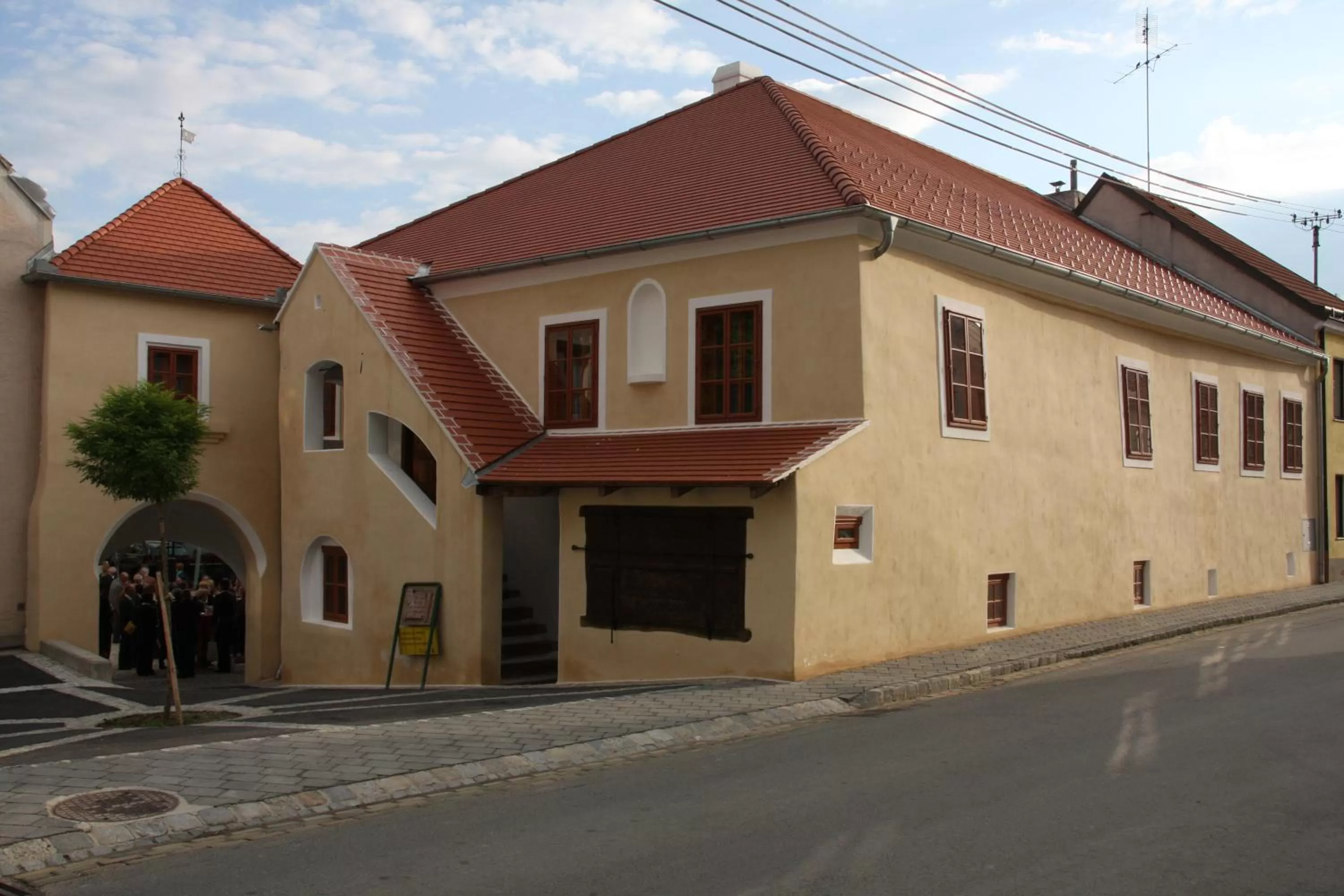 Facade/entrance, Property Building in Hotel Eisenhuthaus