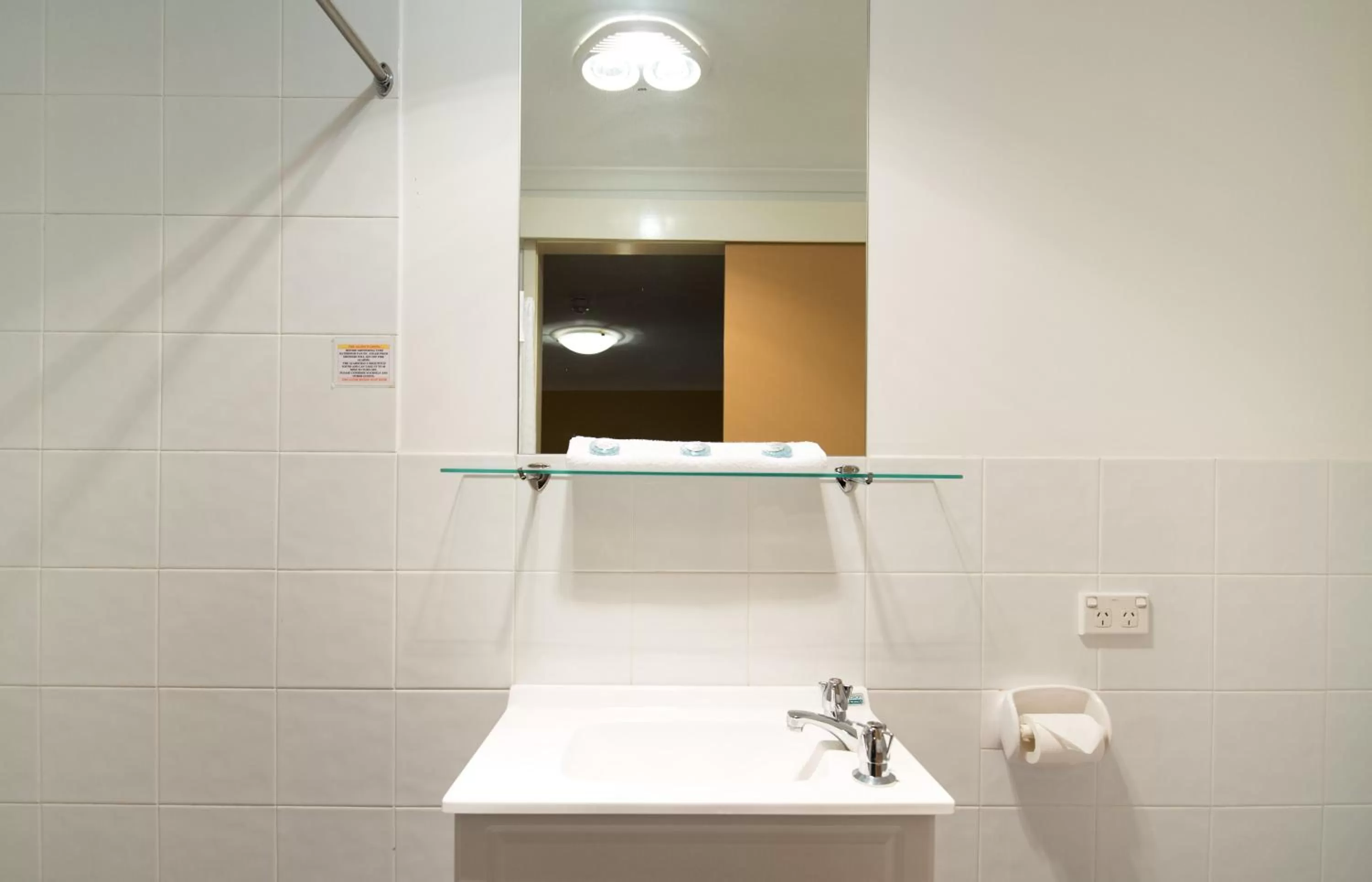 Bathroom in Beltana Hotel