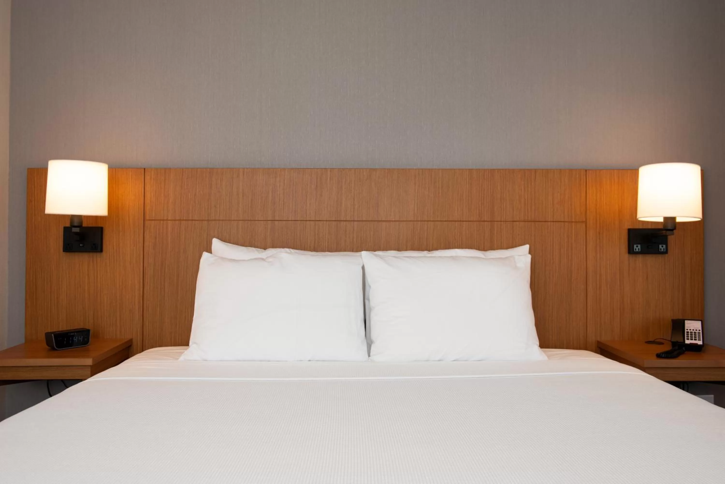 Bed in Hyatt Place Dallas/Rockwall