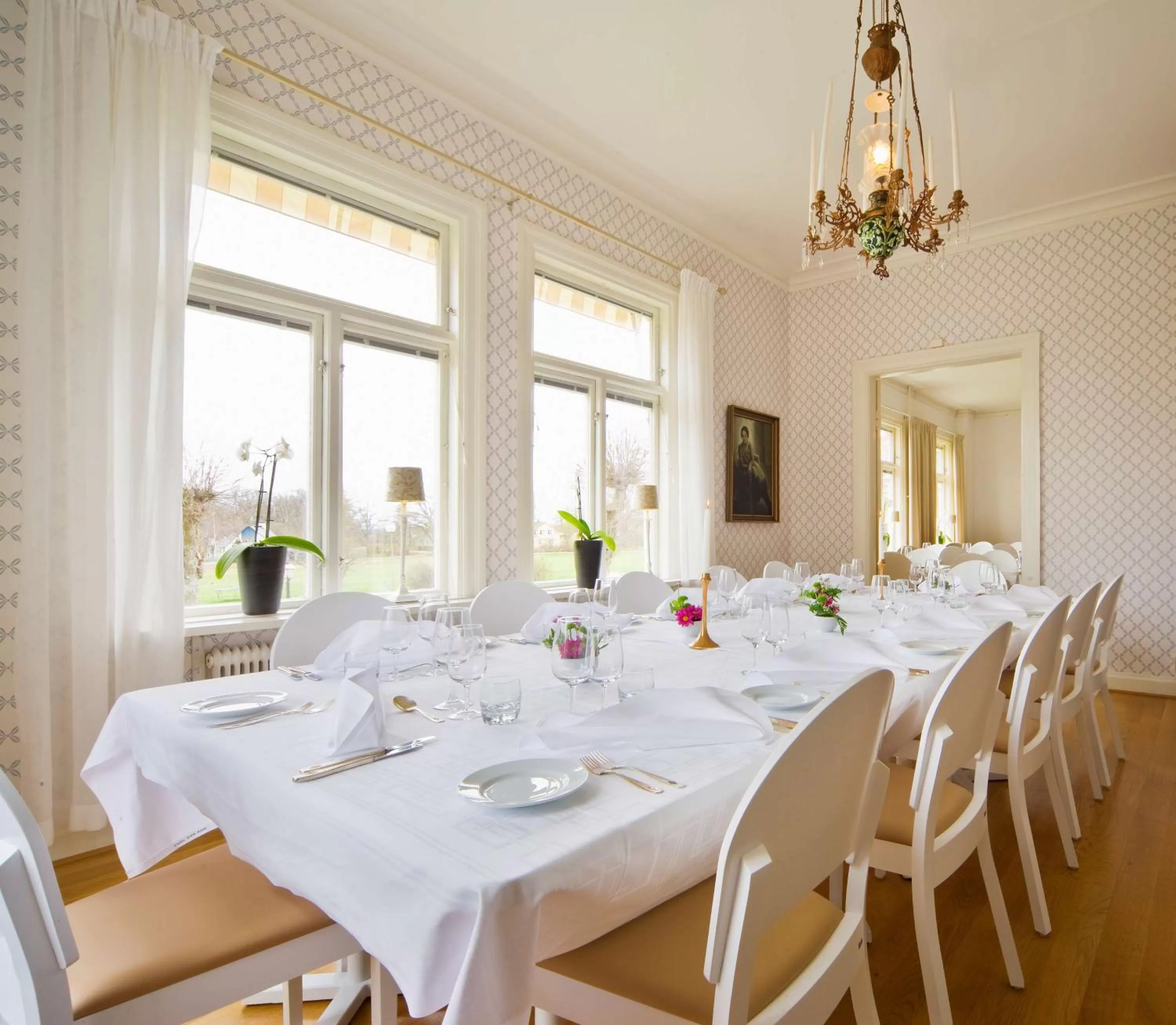 Restaurant/places to eat in Sure Hotel by Best Western Ojaby Herrgard