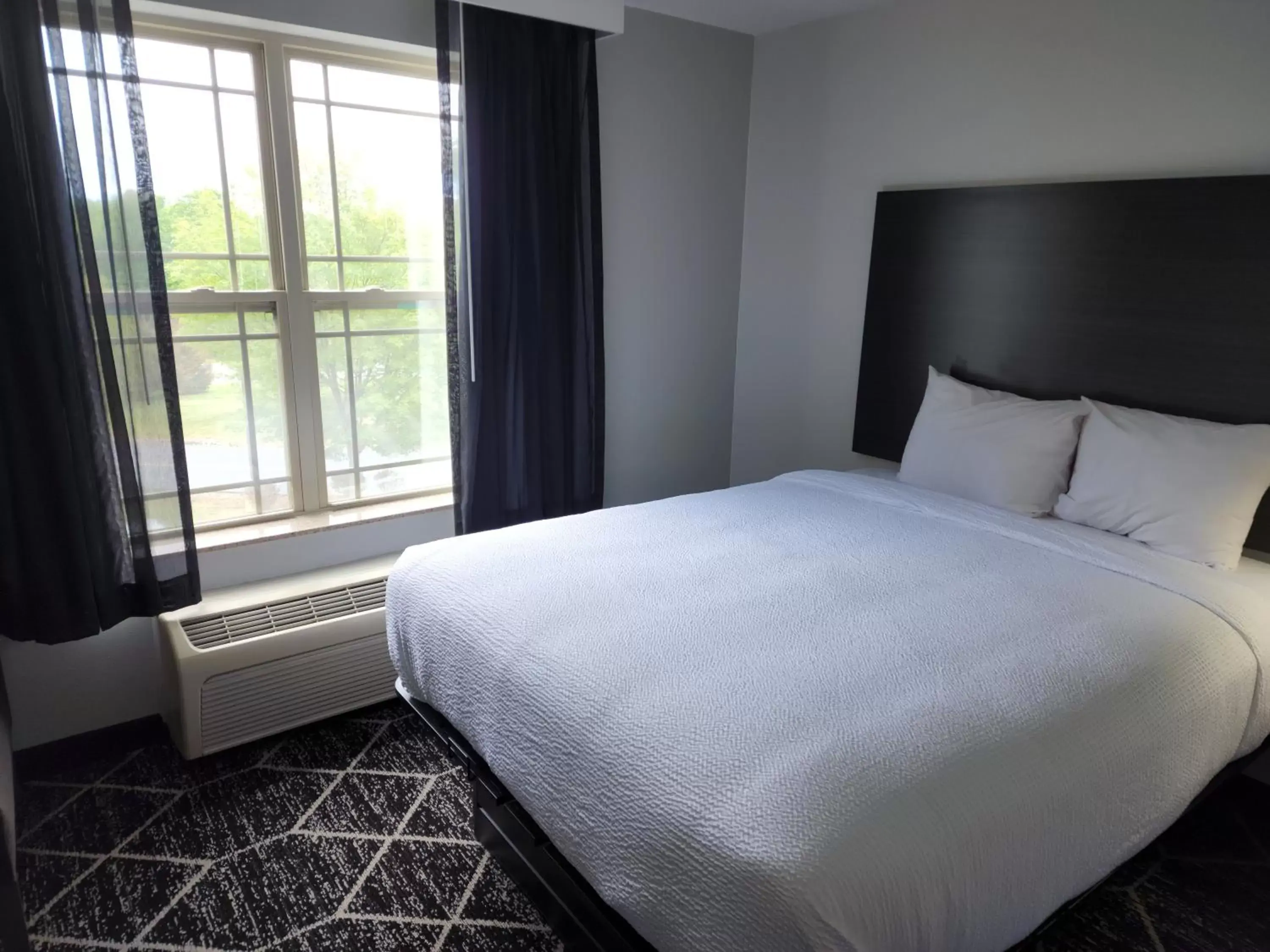 Deluxe King Room in The George NY Deluxe King Room in The George NY