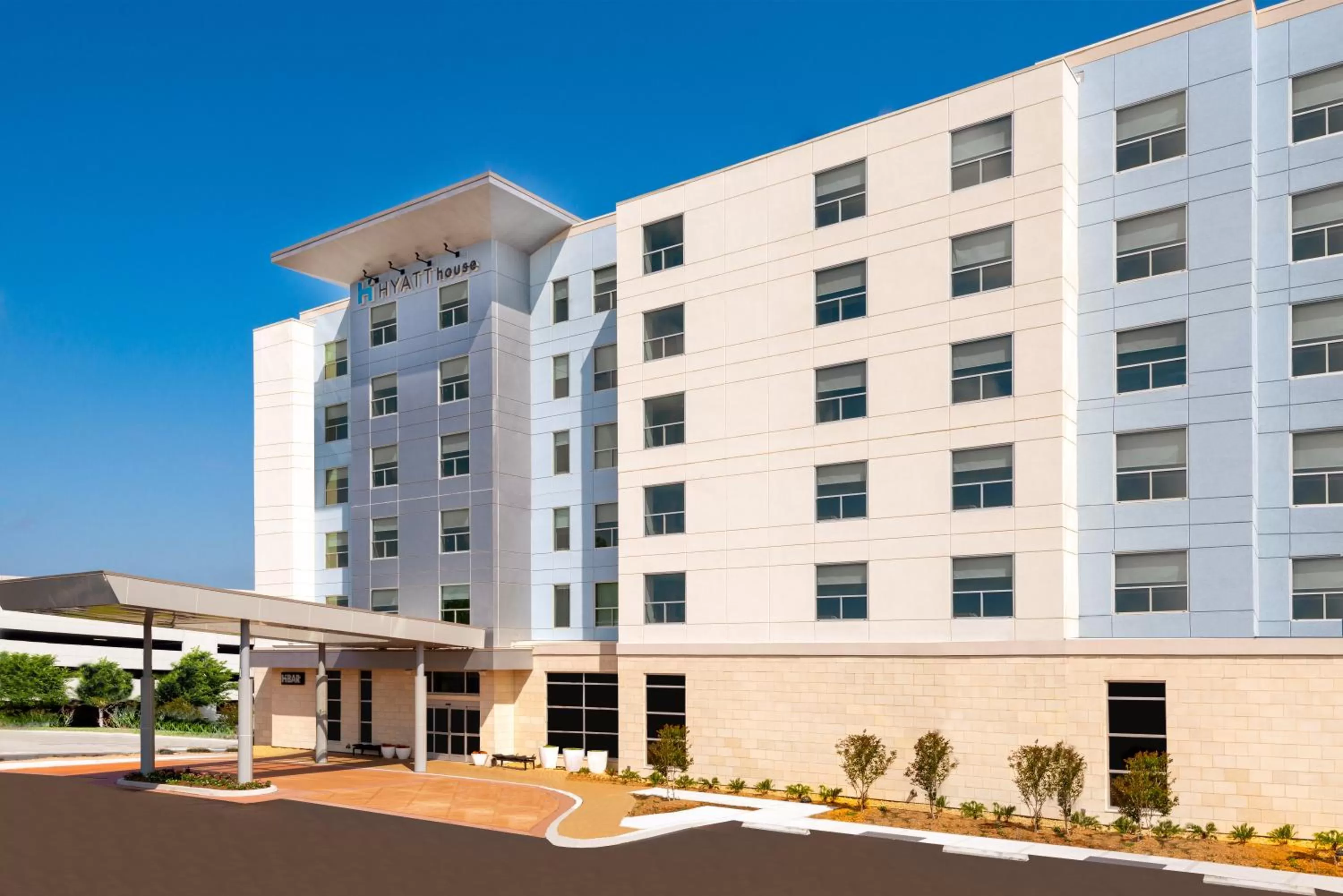 Property building in Hyatt House Tampa Airport/Westshore