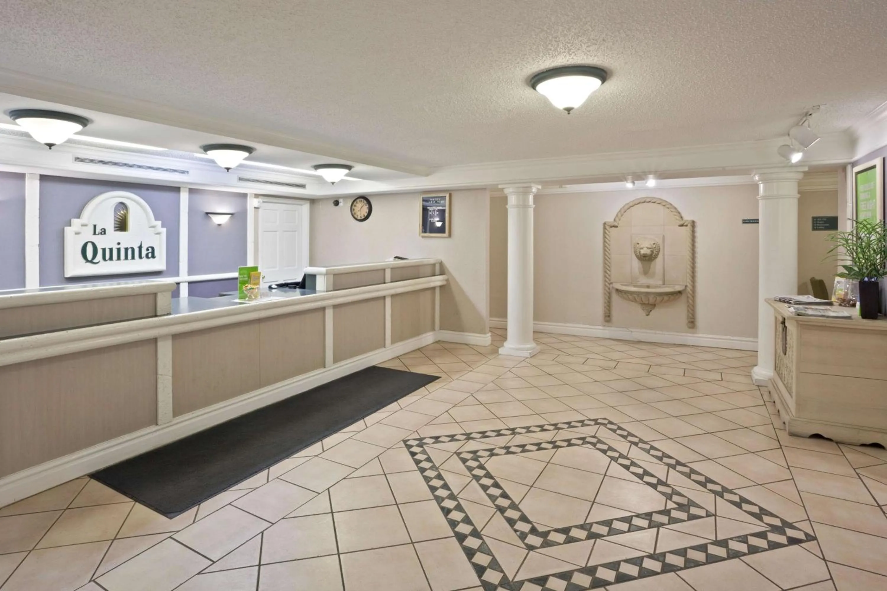 Lobby or reception in La Quinta Inn by Wyndham Omaha West