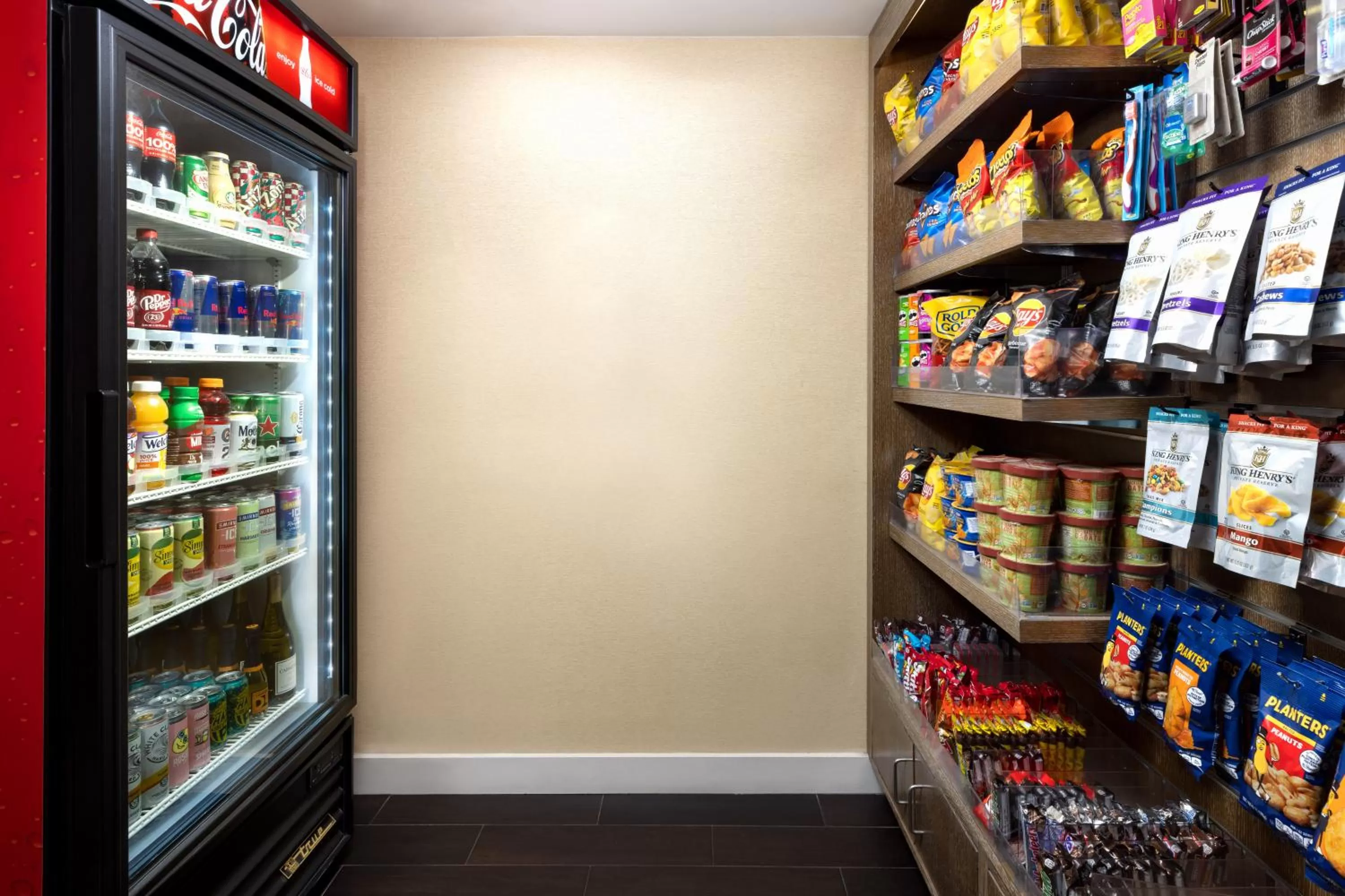 Food and drinks in The Anza-a Calabasas Hotel