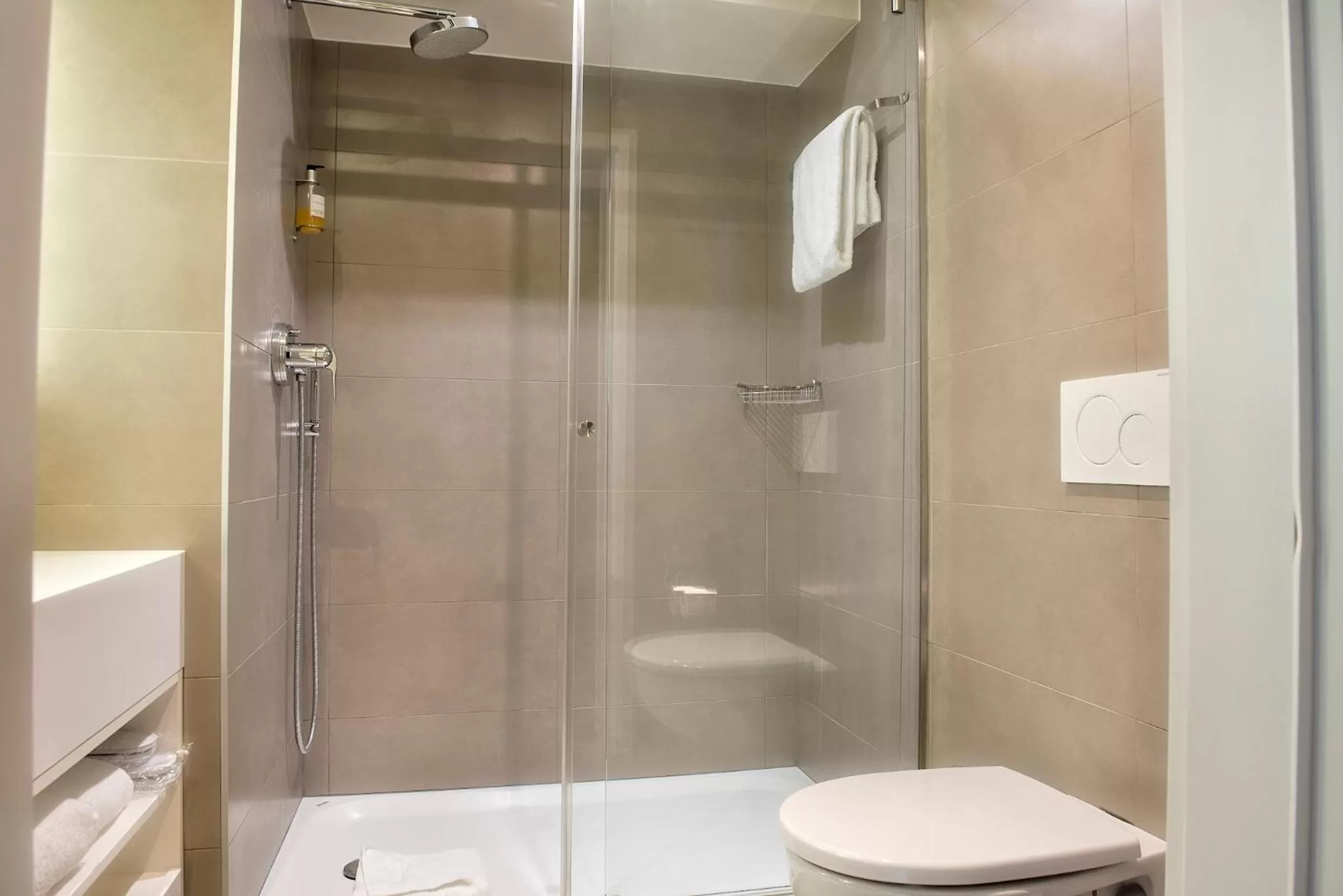 Bathroom in Chez Maman Hotel & Restaurant