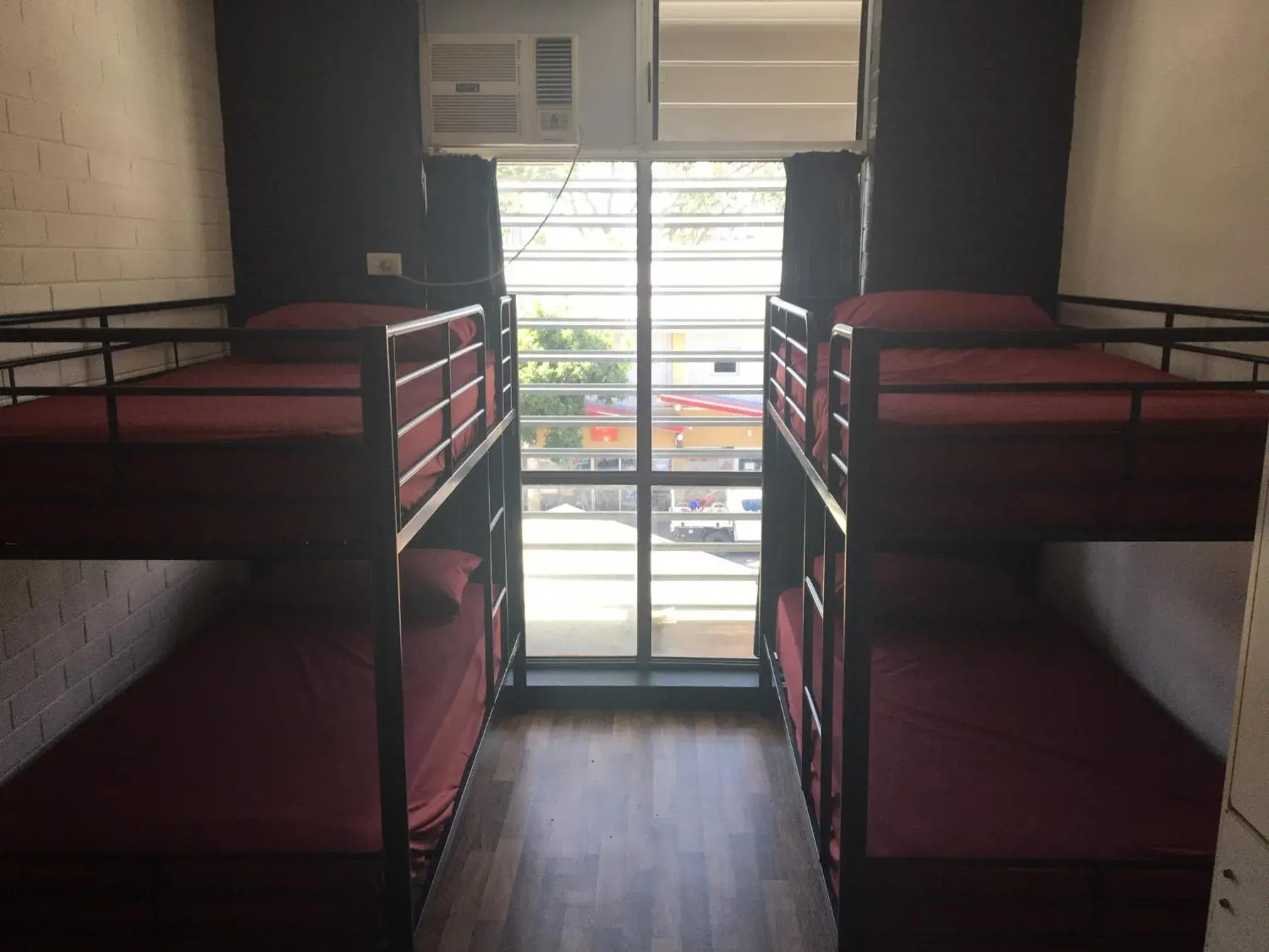 Bed in 4-Bed Mixed Dormitory Room (18 - 35 years old only) in Youth Shack Backpackers Darwin Bed in 4-Bed Mixed Dormitory Room (18 - 35 years old only) in Youth Shack Backpackers Darwin