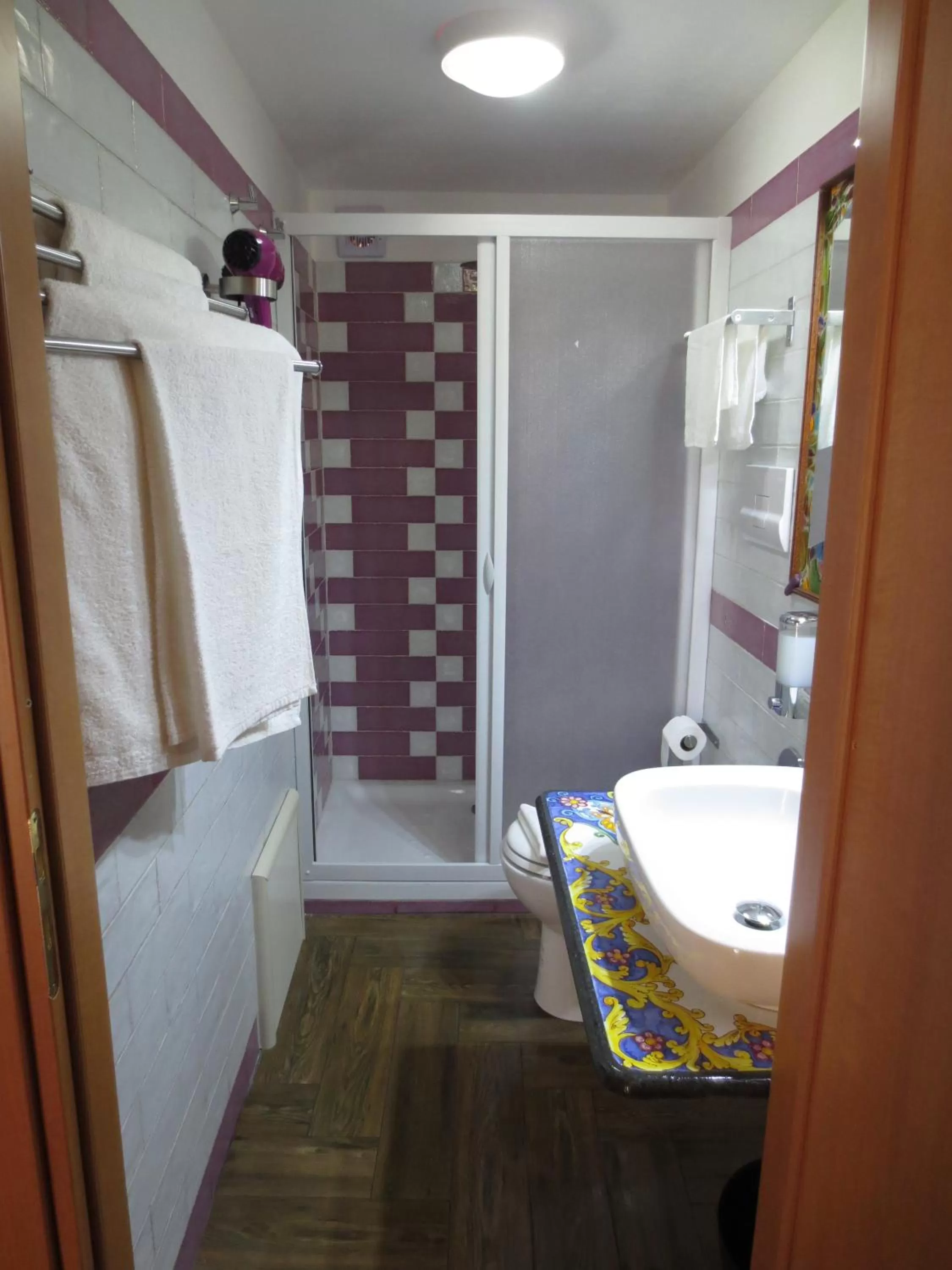 Photo of the whole room in Aurora