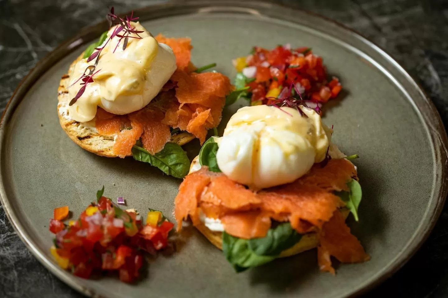 Restaurant/places to eat in Madama Residence