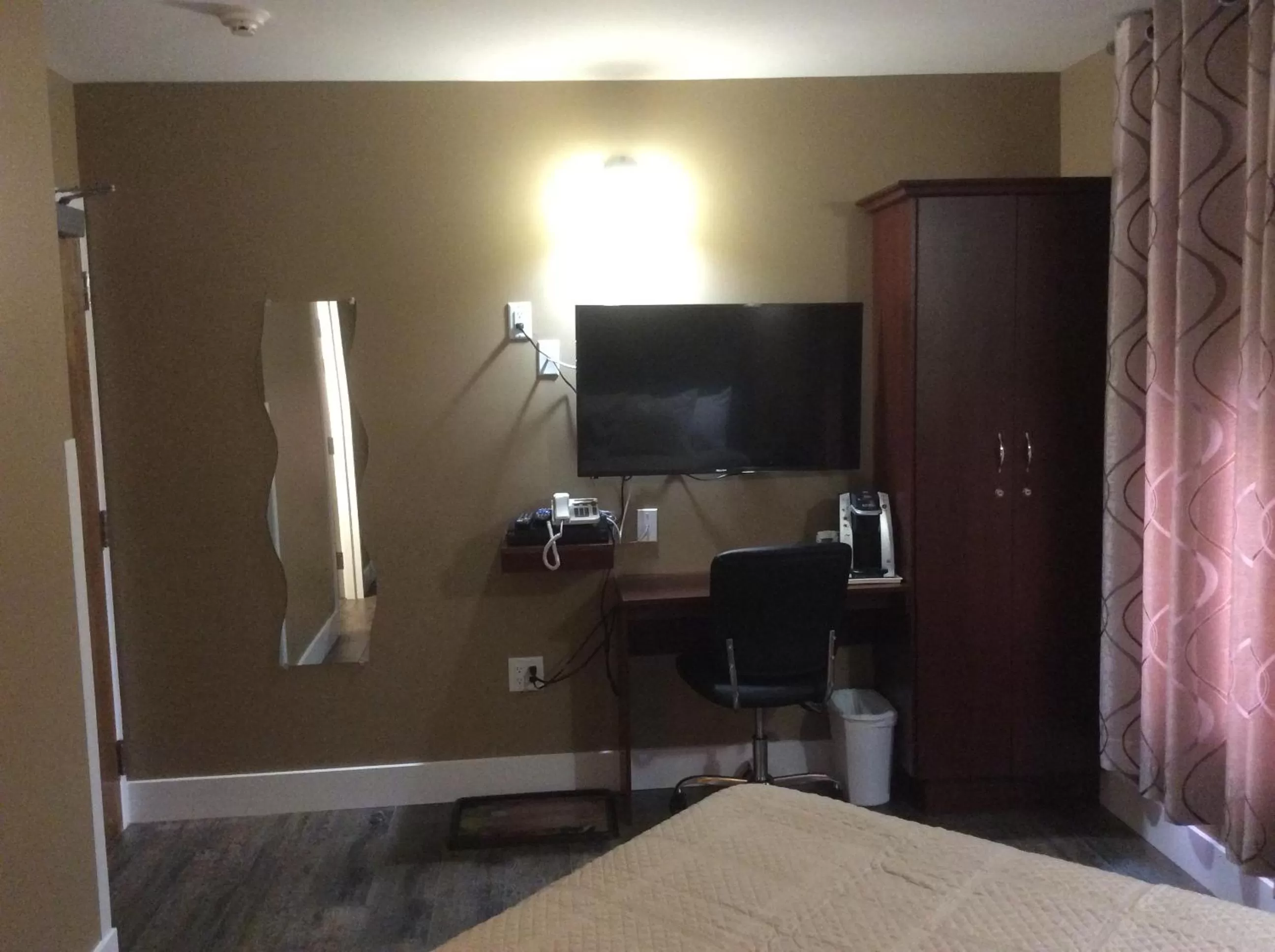 TV and multimedia, Bed in Villegiature Deux Rivieres Resort