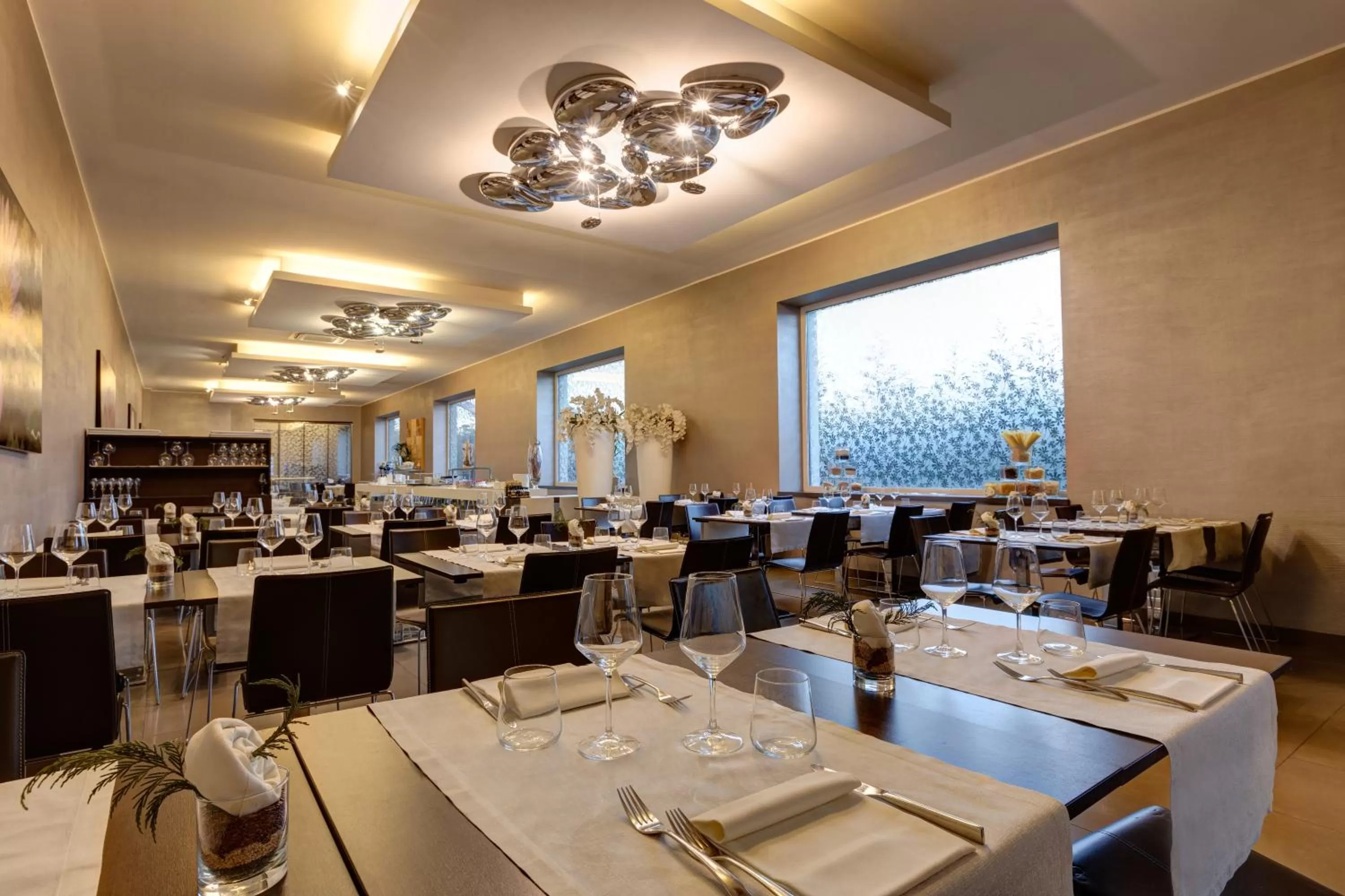 Restaurant/places to eat in Klima Hotel Milano Fiere