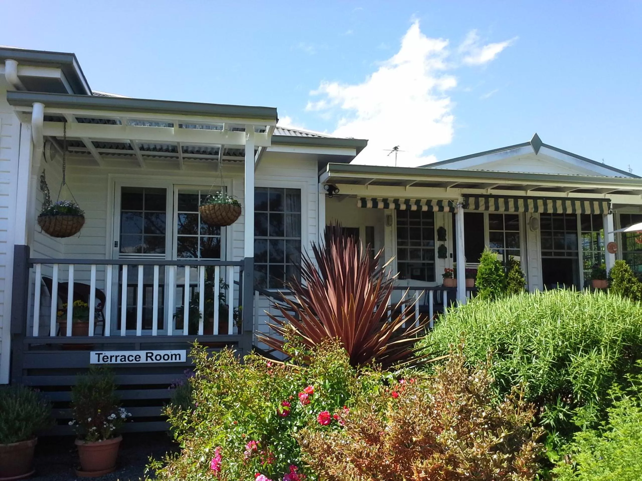 Shower in Hillside Bed and Breakfast