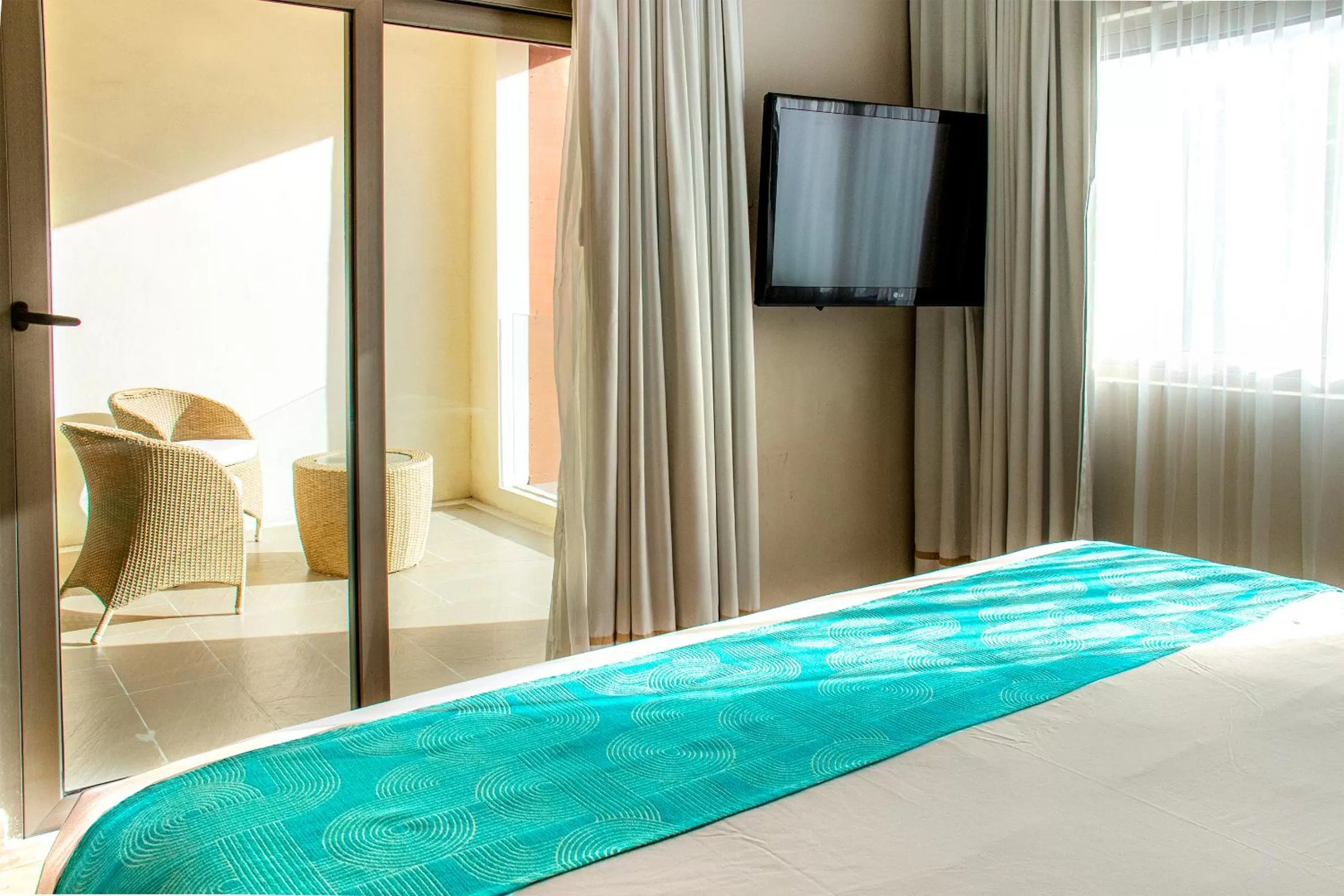 TV and multimedia, Bed in Hotel The Palm