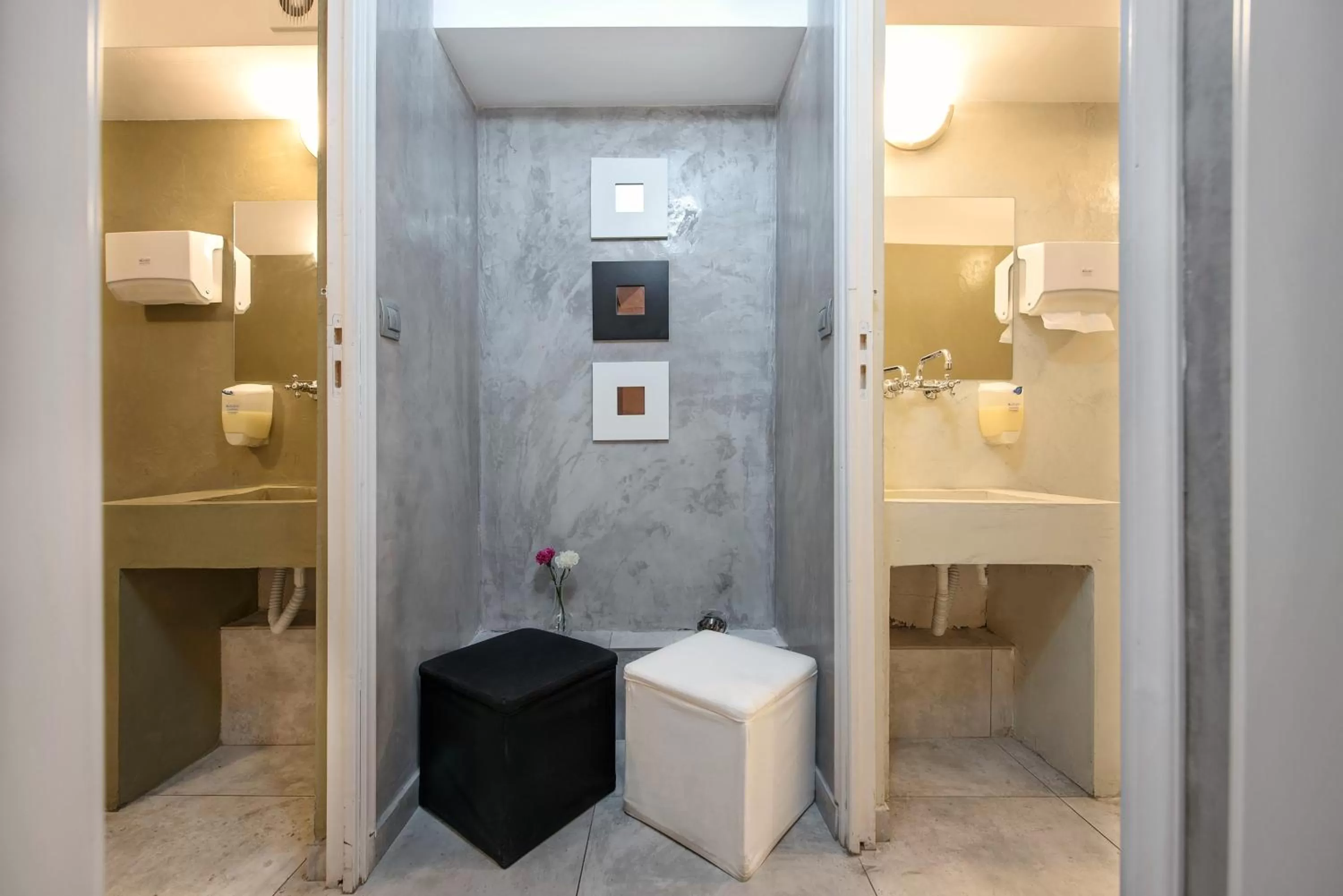 Toilet in Bedbox Hostel