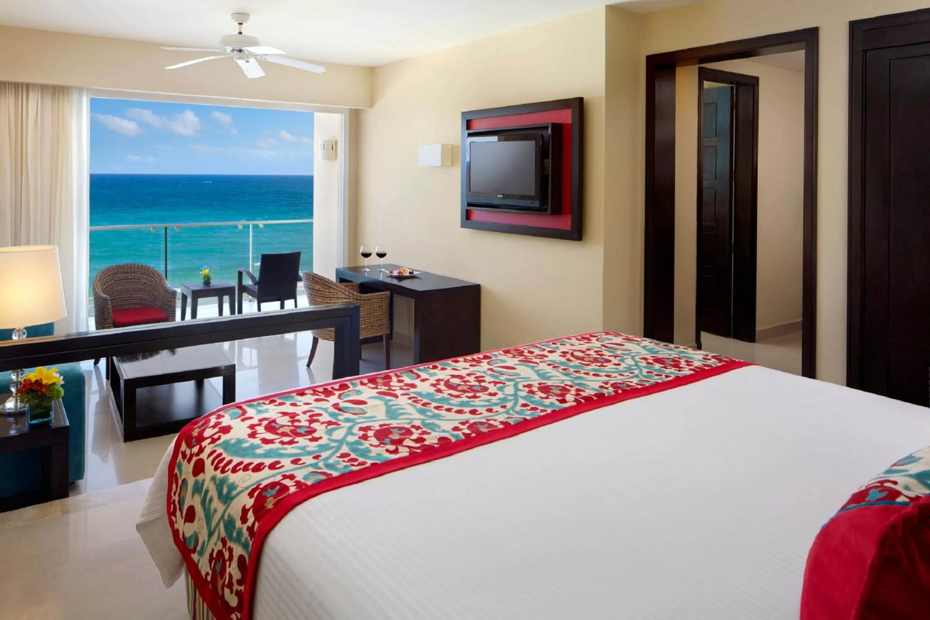 Bedroom, Bed in Dreams Jade Resort & Spa - All Inclusive
