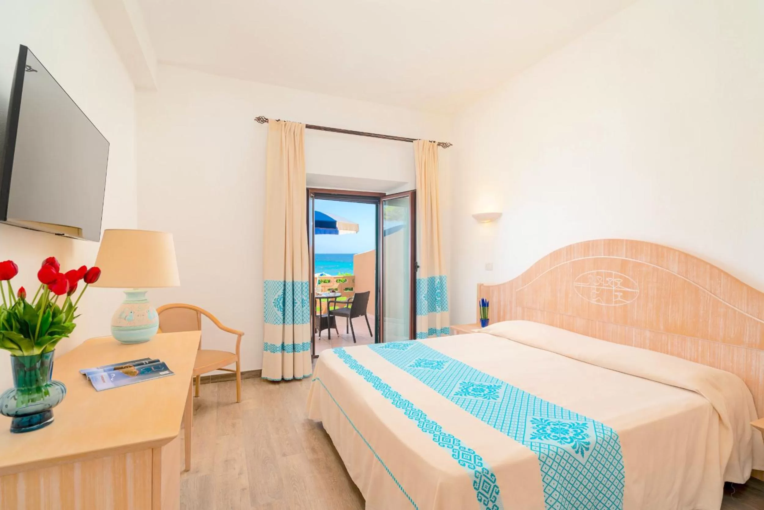 TV and multimedia, Bed in Hotel Dei Pini