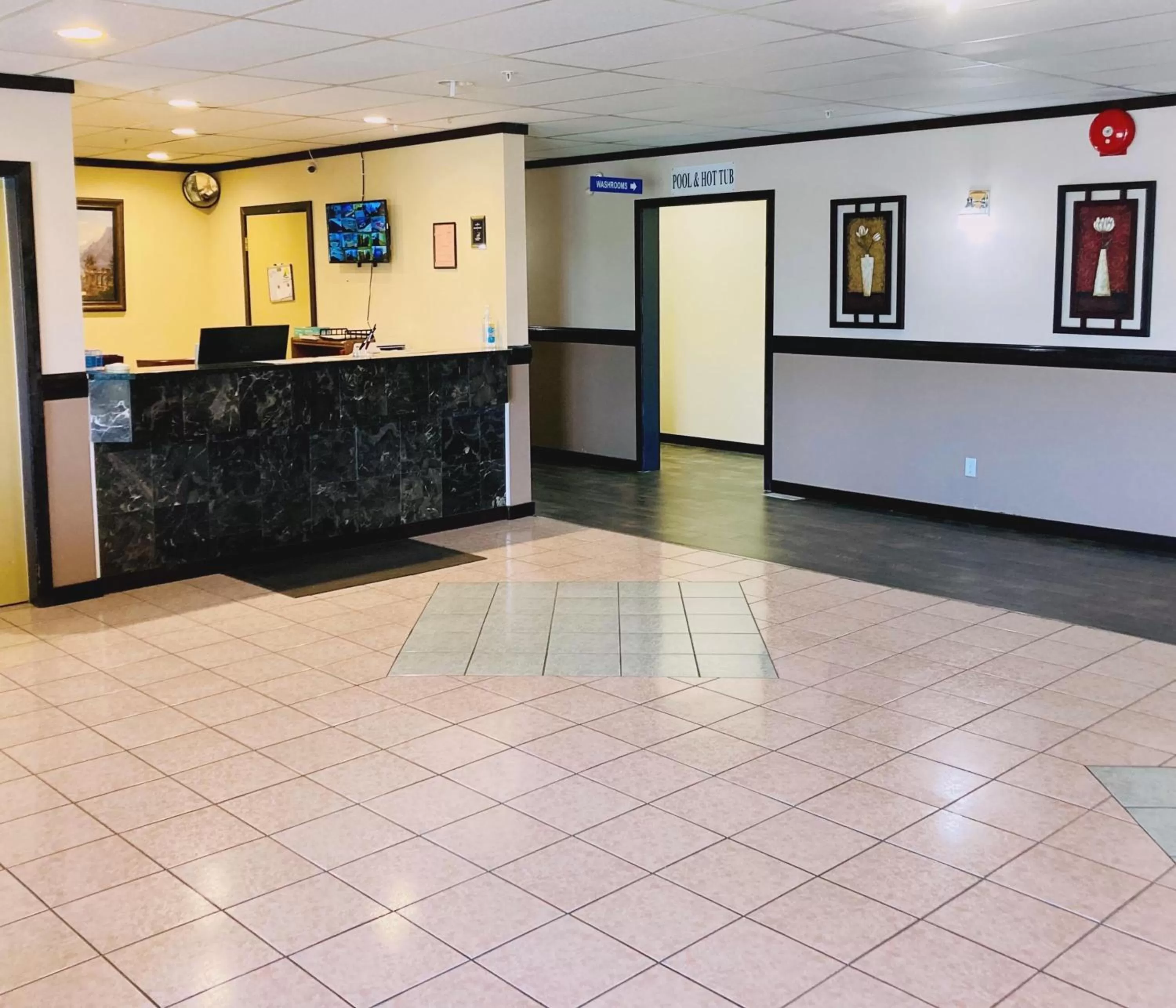 Lobby or reception in MountainView Hotel Merritt