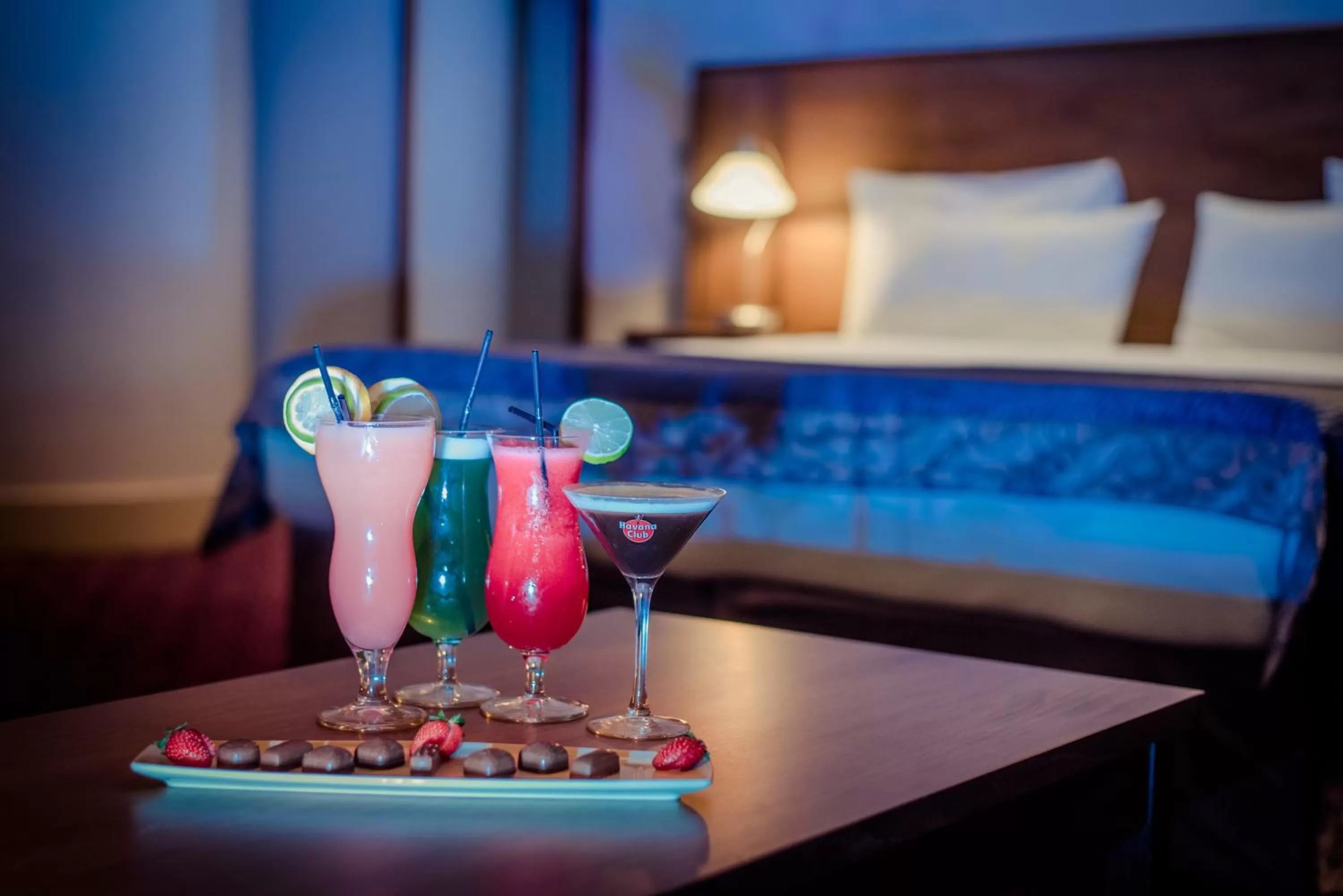 Drinks, Bed in Osprey Hotel