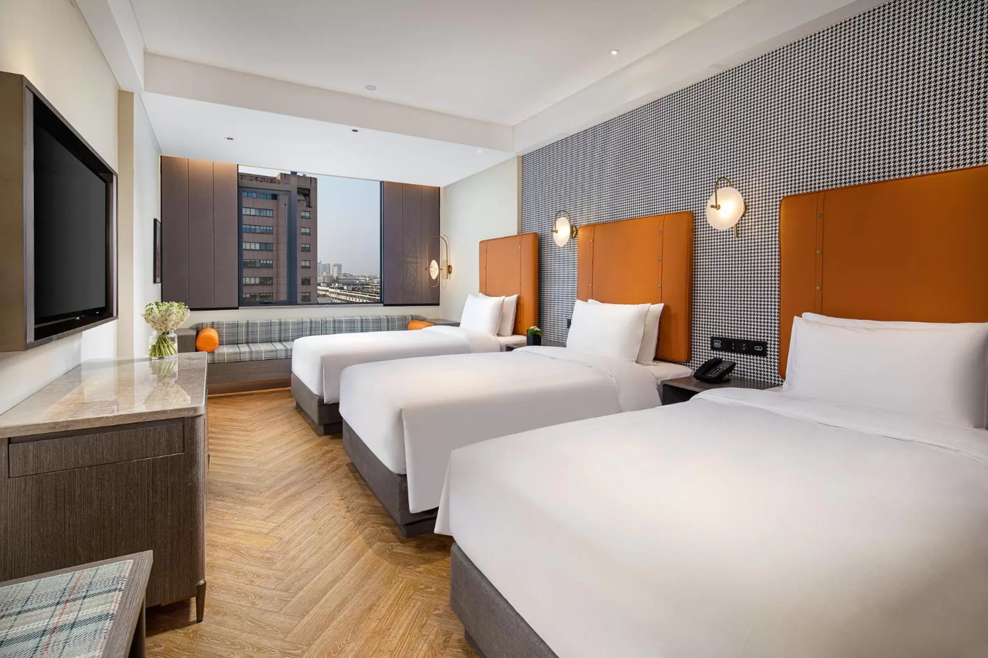 Photo of the whole room, Bed in Kasion Pugis Hotel