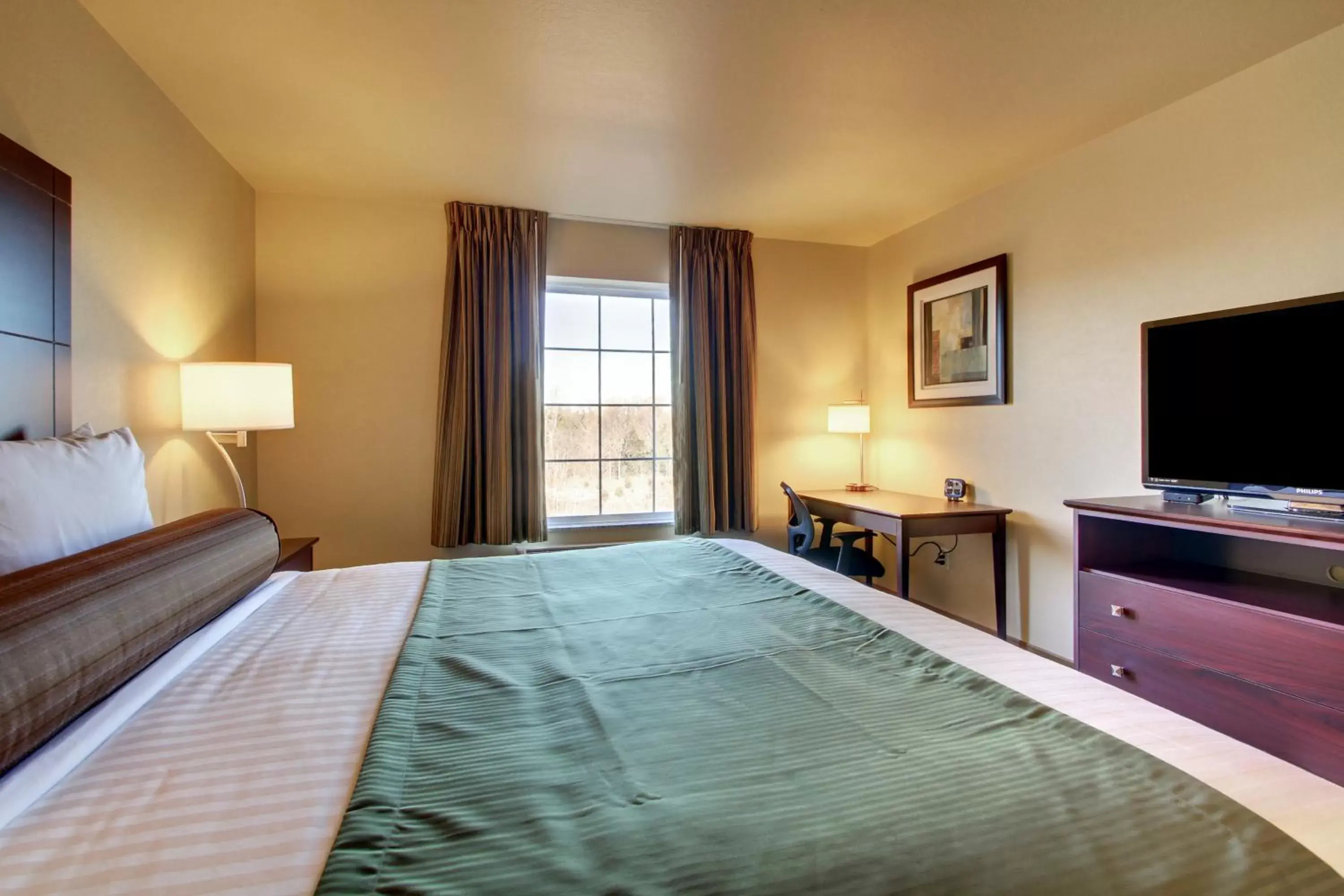 Standard King Room in Cobblestone Hotel & Suites - Charlestown Standard King Room in Cobblestone Hotel & Suites - Charlestown