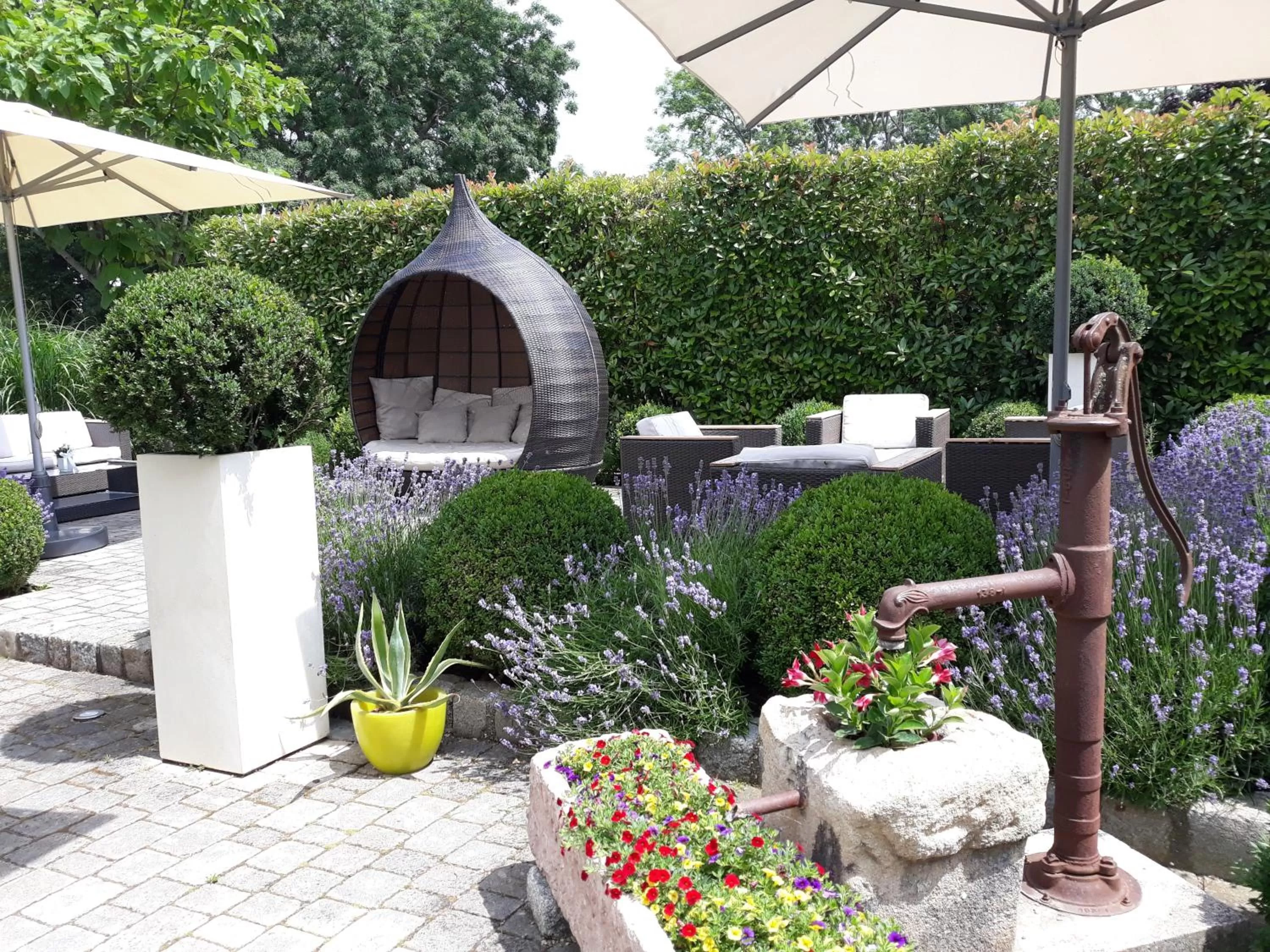 Garden in BIRKENHOF GOLS - B & B - Wohlfühl Hotel mit Wochenend-Restaurant