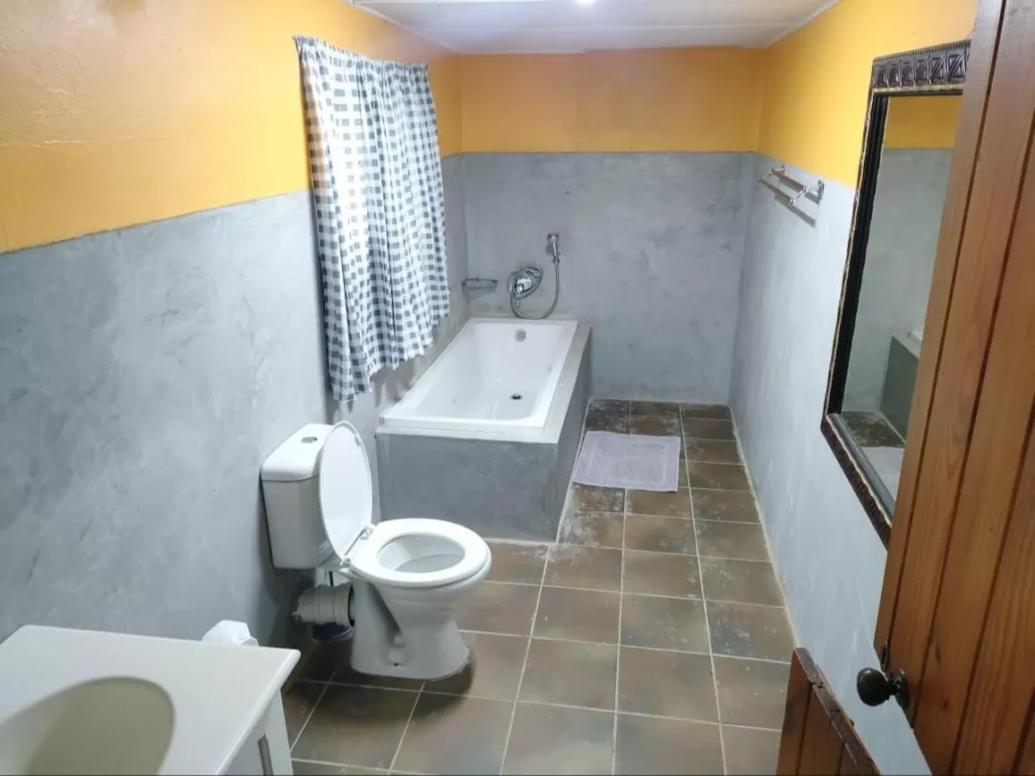 Bathroom in Blue Mountain Farm Lodge, Cabins & Cottages
