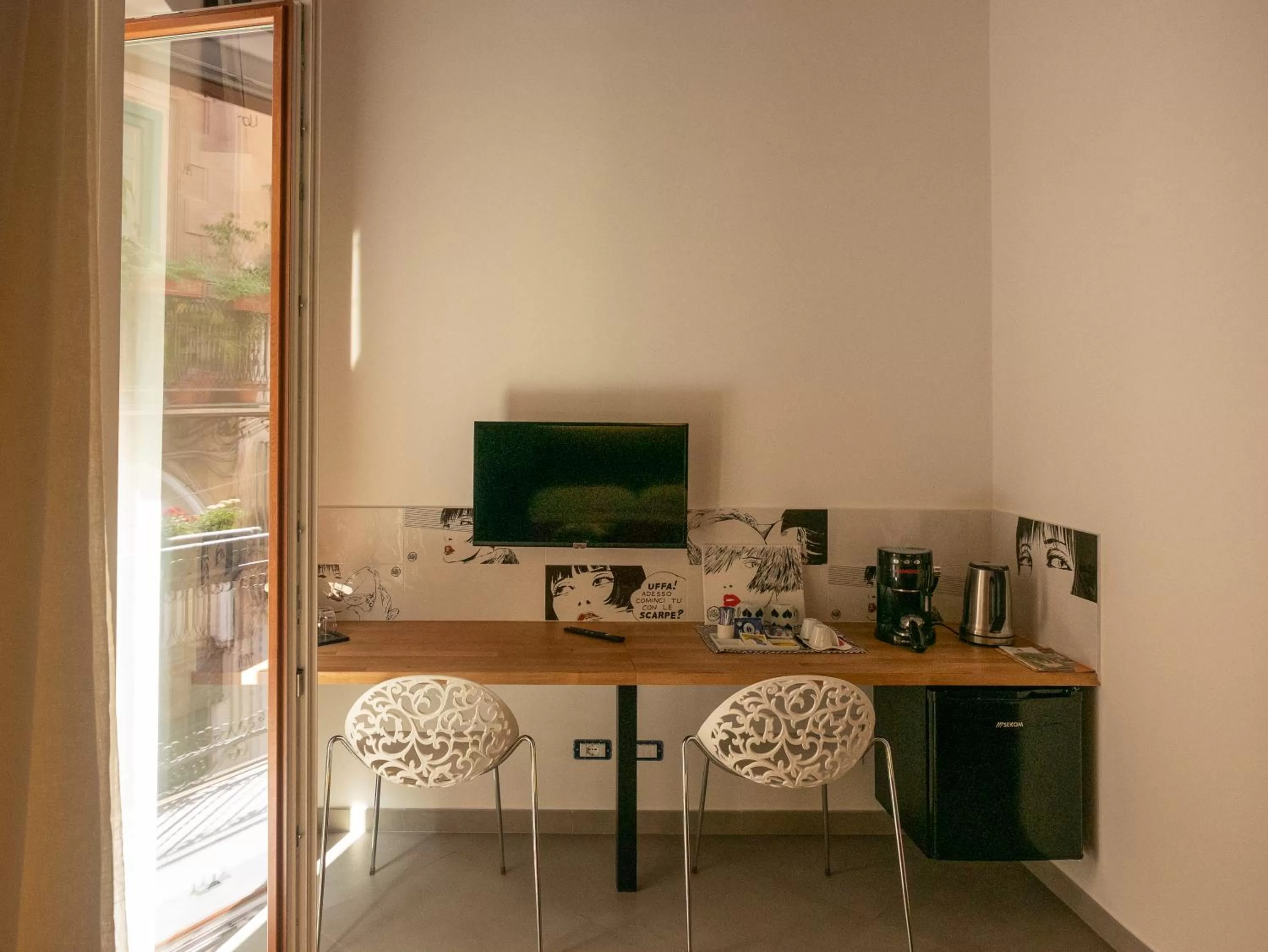 TV and multimedia in San Francesco Rooms and Apartment with Terrace in Palermo Locazione Turistica