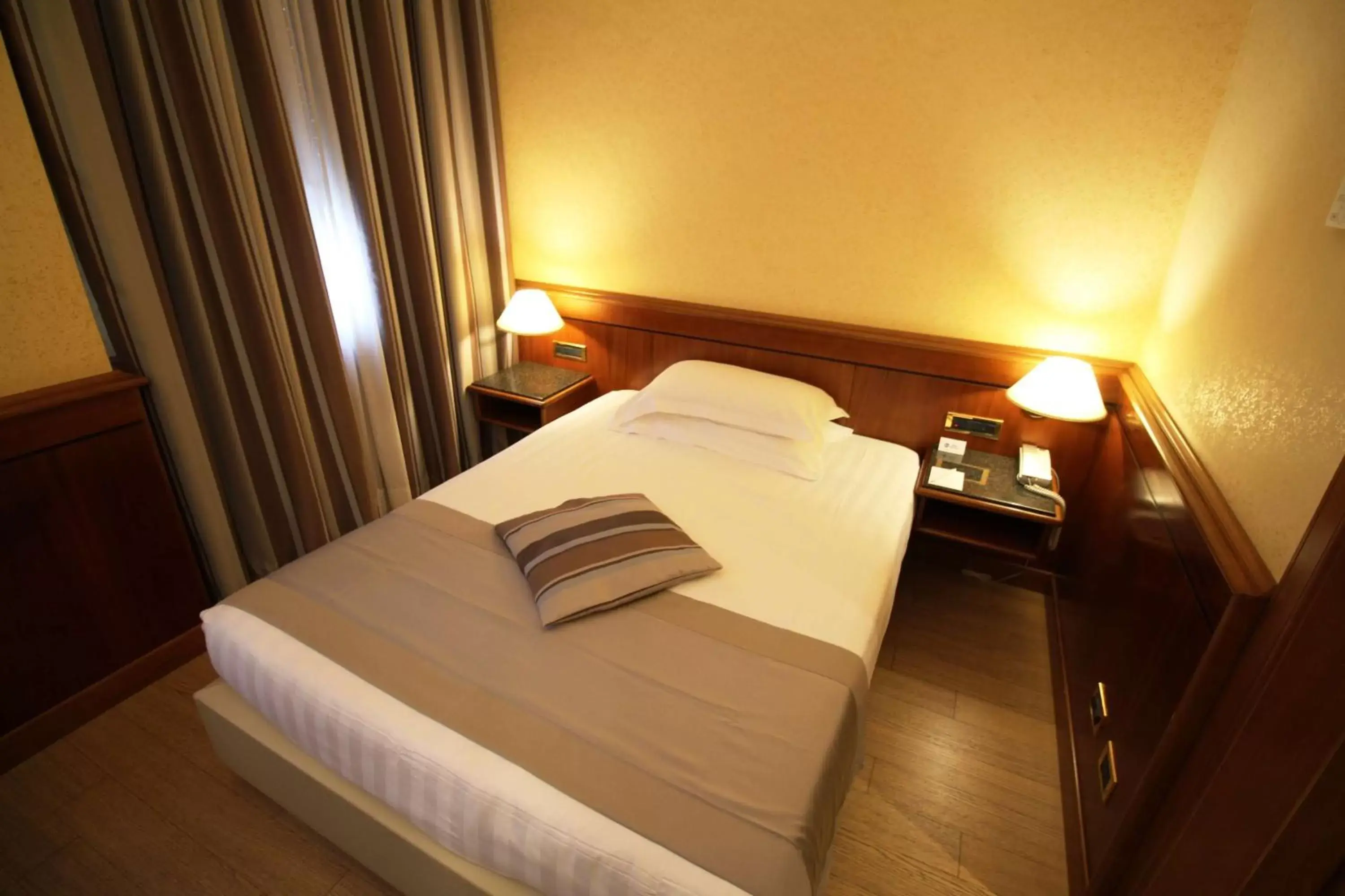 Single Room - single occupancy in Best Western Hotel Moderno Verdi Single Room - single occupancy in Best Western Hotel Moderno Verdi