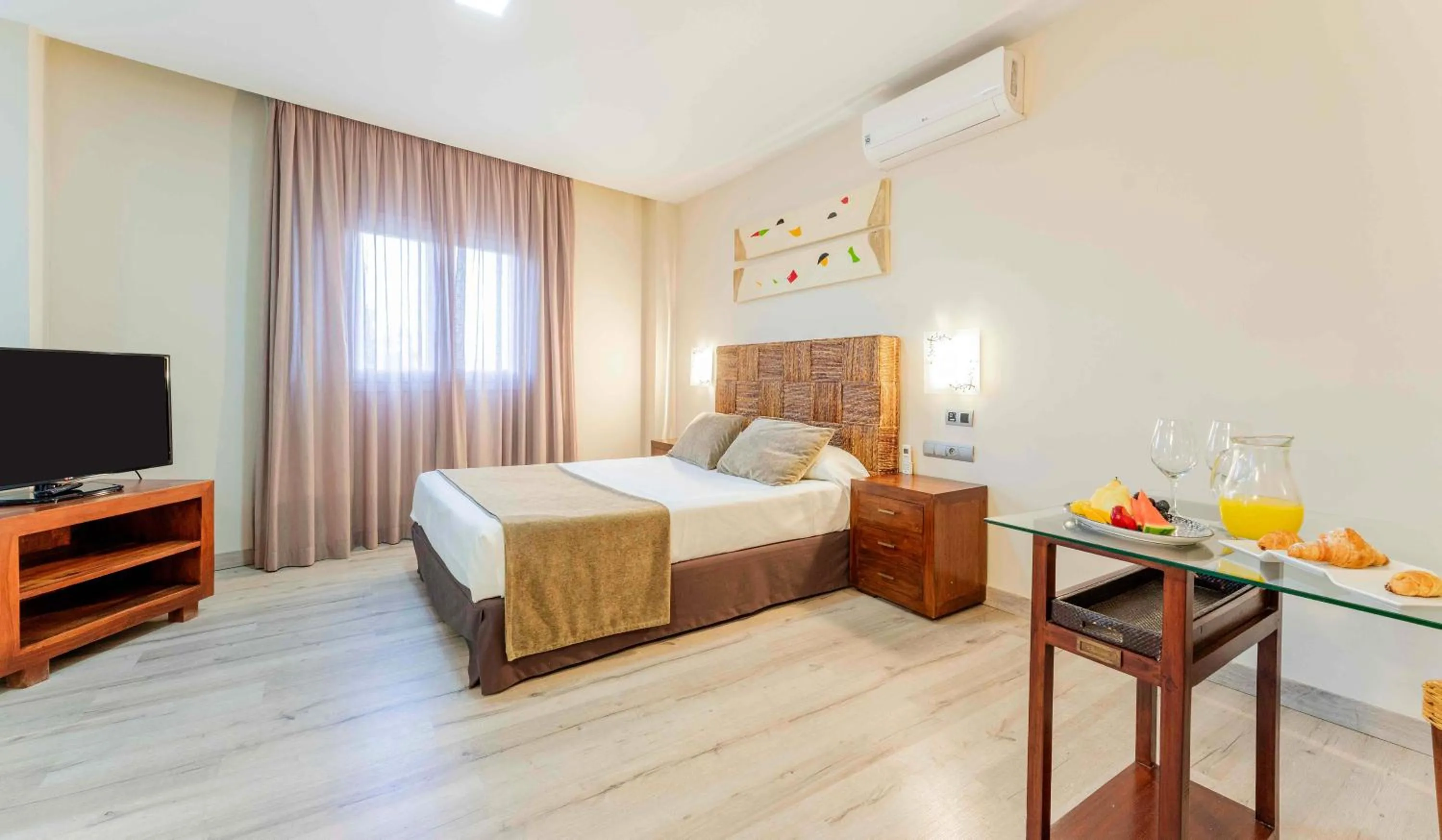 Bedroom, Bed in Checkin Camino de Granada