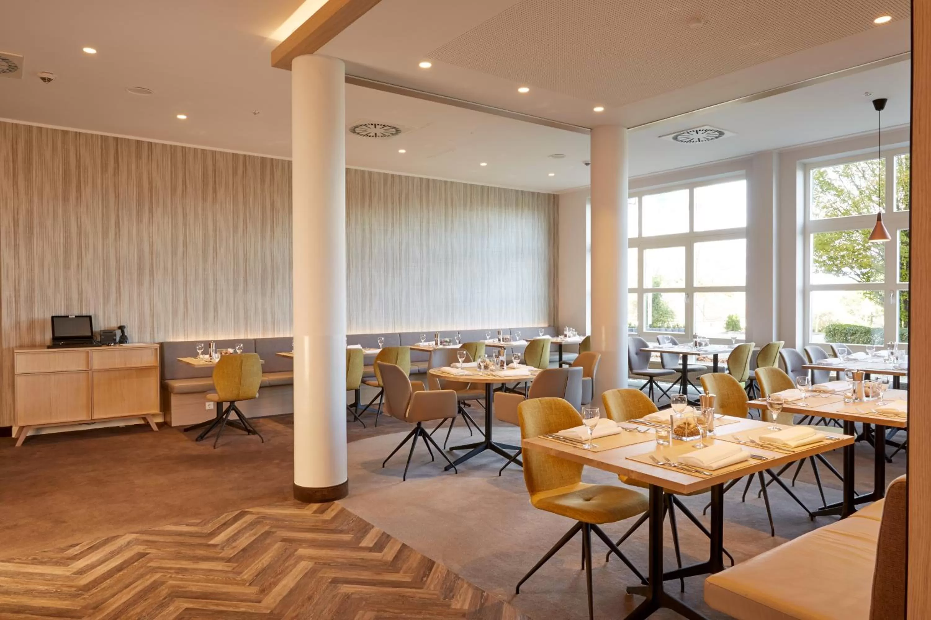 Restaurant/places to eat in H+ Hotel Limes Thermen Aalen