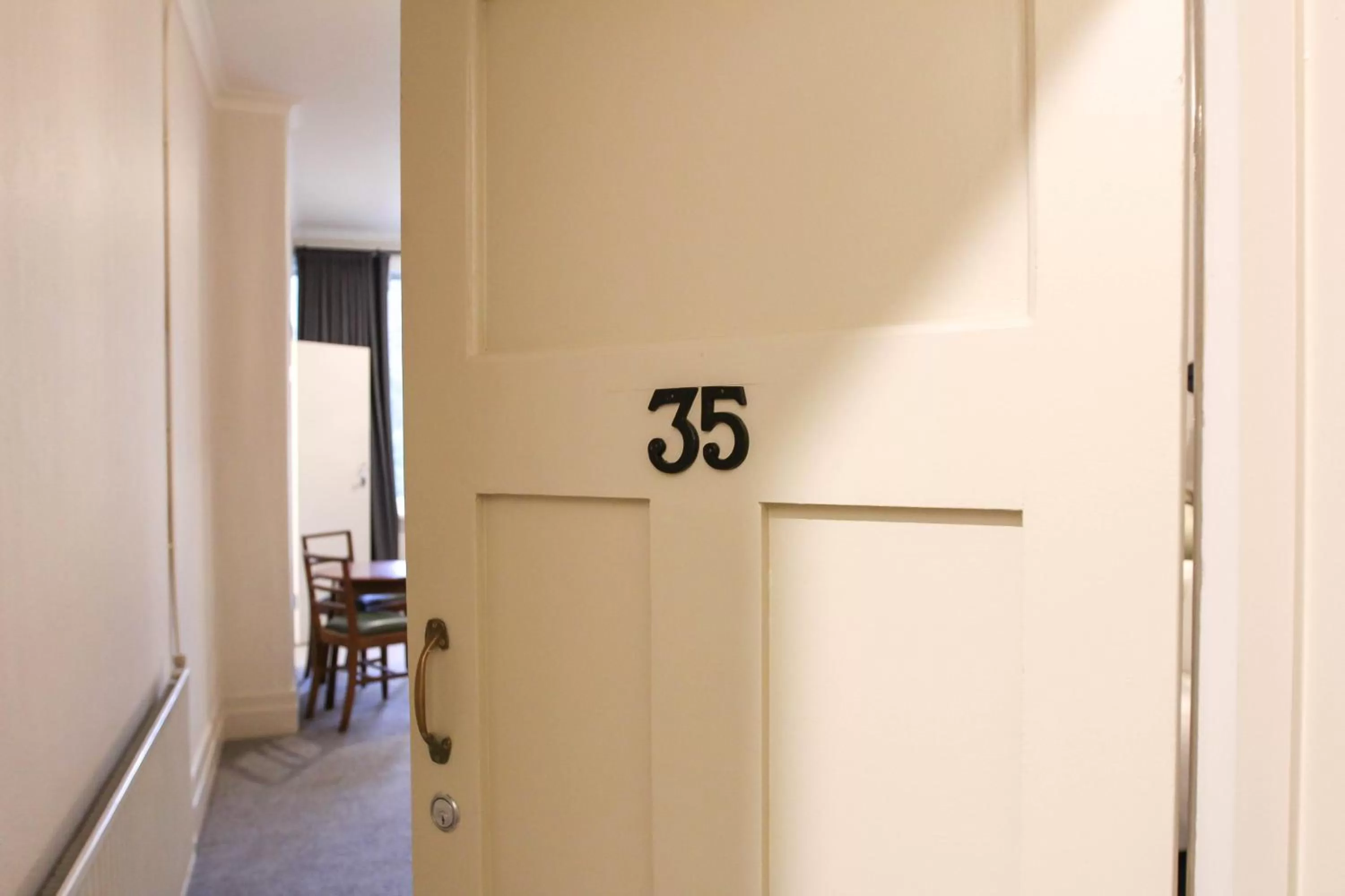 Alpine Hotel, Eat Drink Sleep