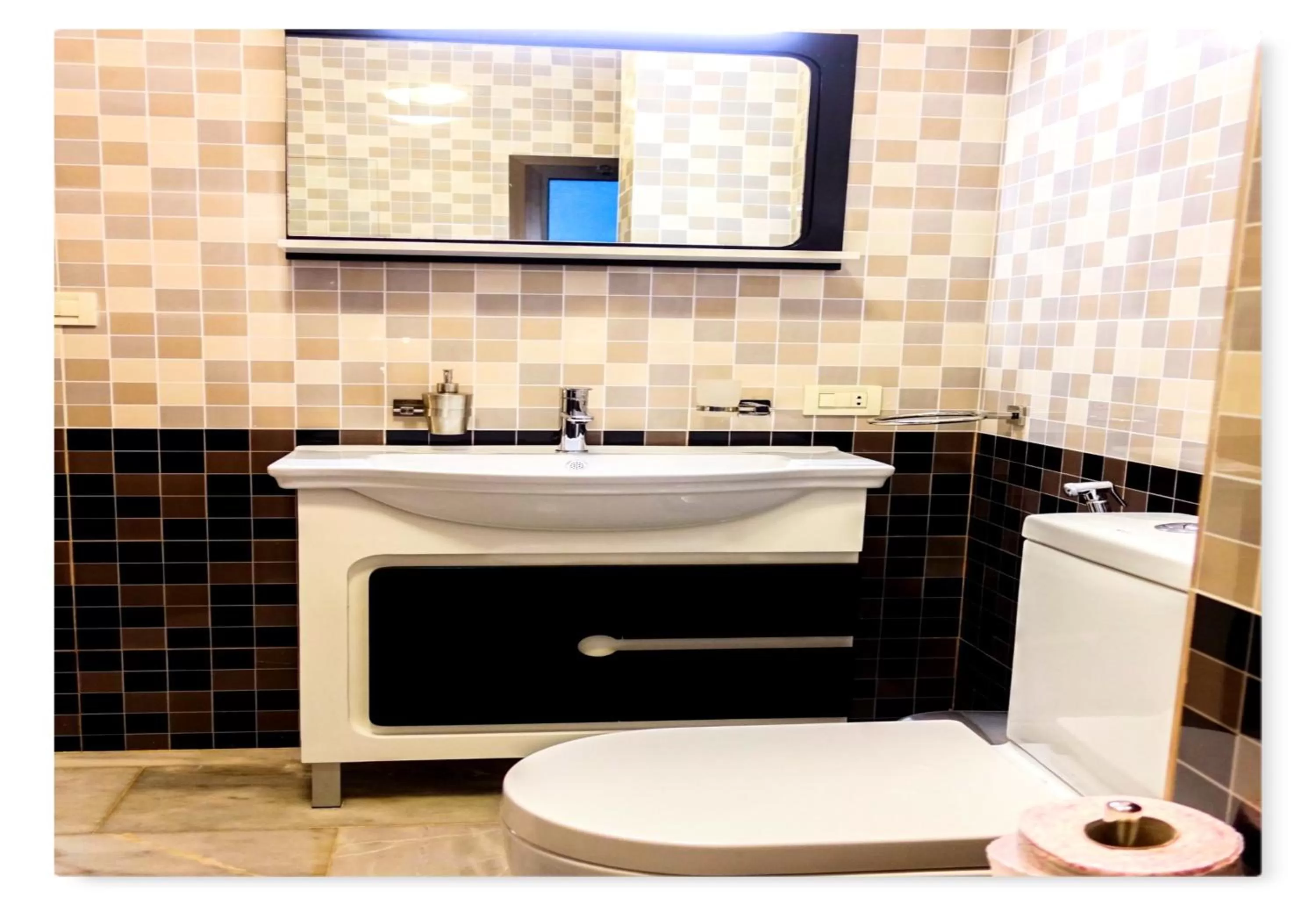 Toilet in Sunset Inn