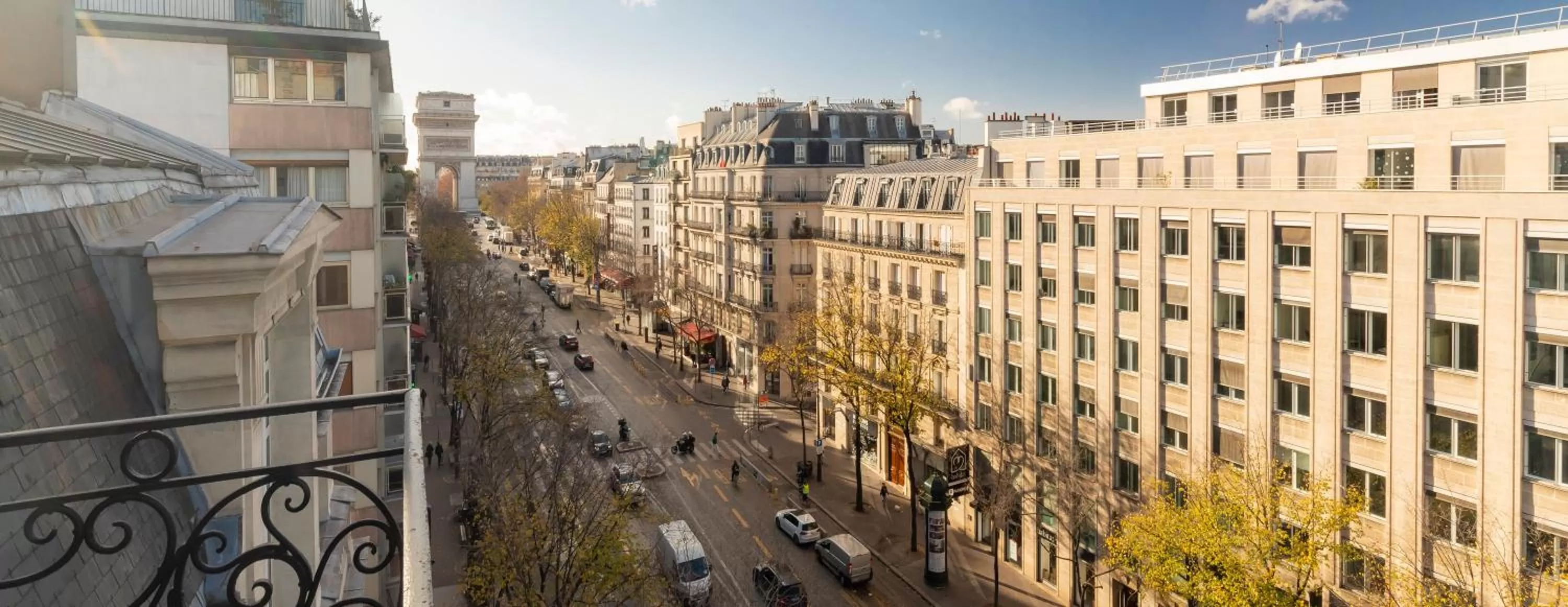 City view in Elysées Ceramic