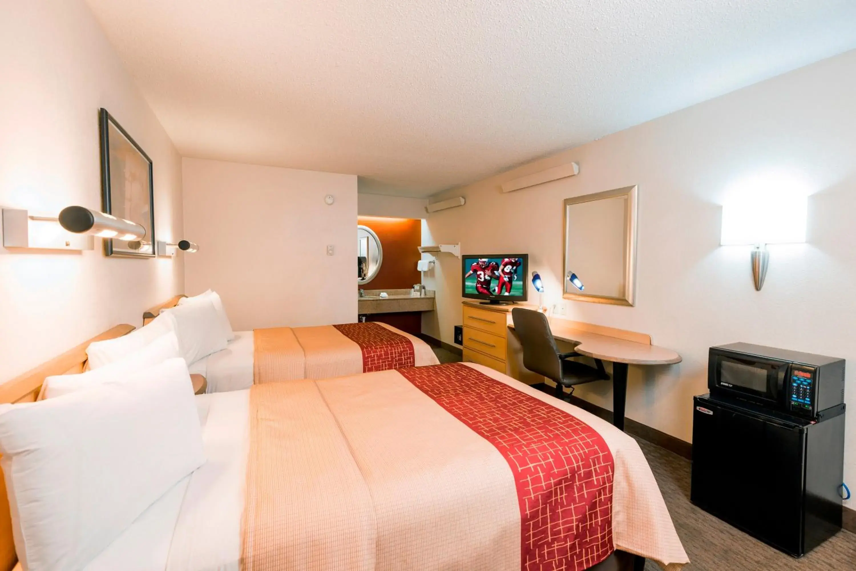 Deluxe Room with Two Double Beds Smoke Free in Red Roof Inn Buffalo - Hamburg/ I-90 Deluxe Room with Two Double Beds Smoke Free in Red Roof Inn Buffalo - Hamburg/ I-90