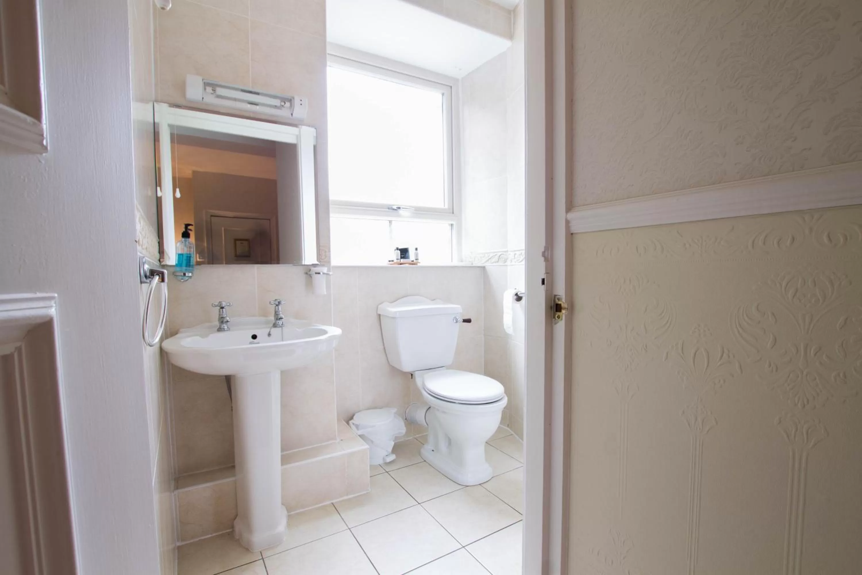 Bathroom in Hafan Artro