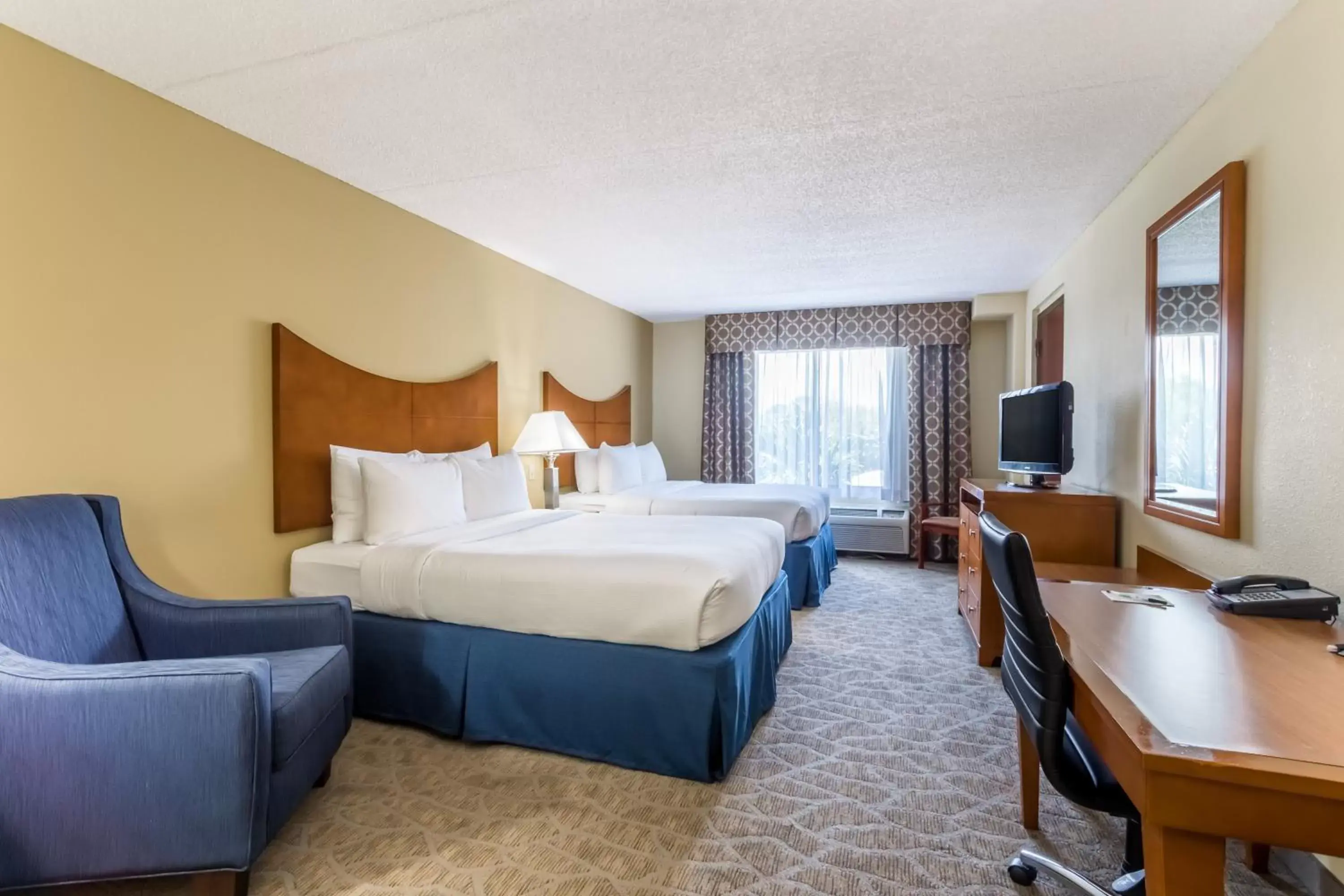 Queen Room with Two Queen Beds - Mobility Accessible/Non-Smoking in Wingate by Wyndham, Universal Studios - Free Theme Park Shuttle Queen Room with Two Queen Beds - Mobility Accessible/Non-Smoking in Wingate by Wyndham, Universal Studios - Free Theme Park Shuttle