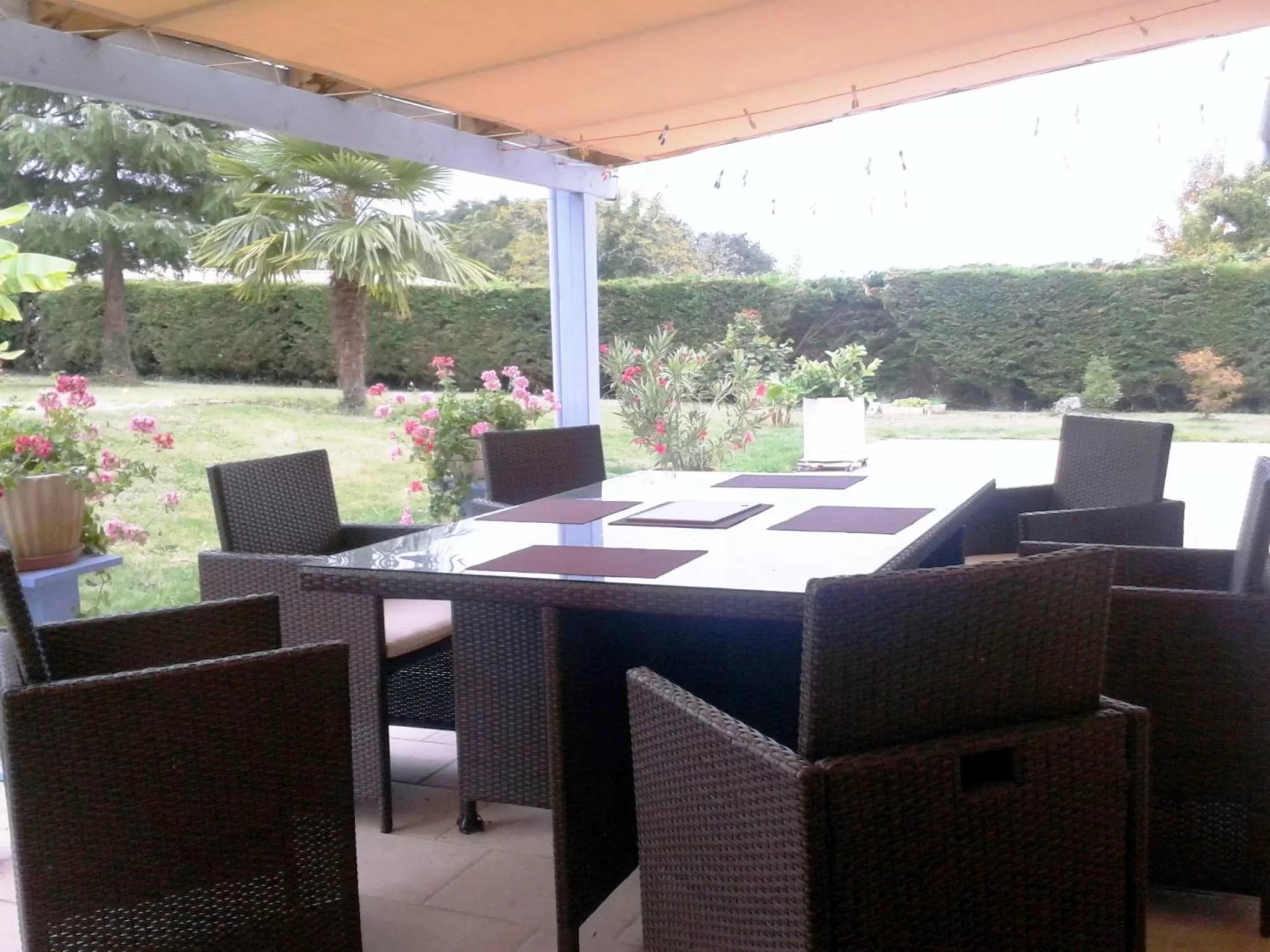 Property building in Chez Isa et Dens