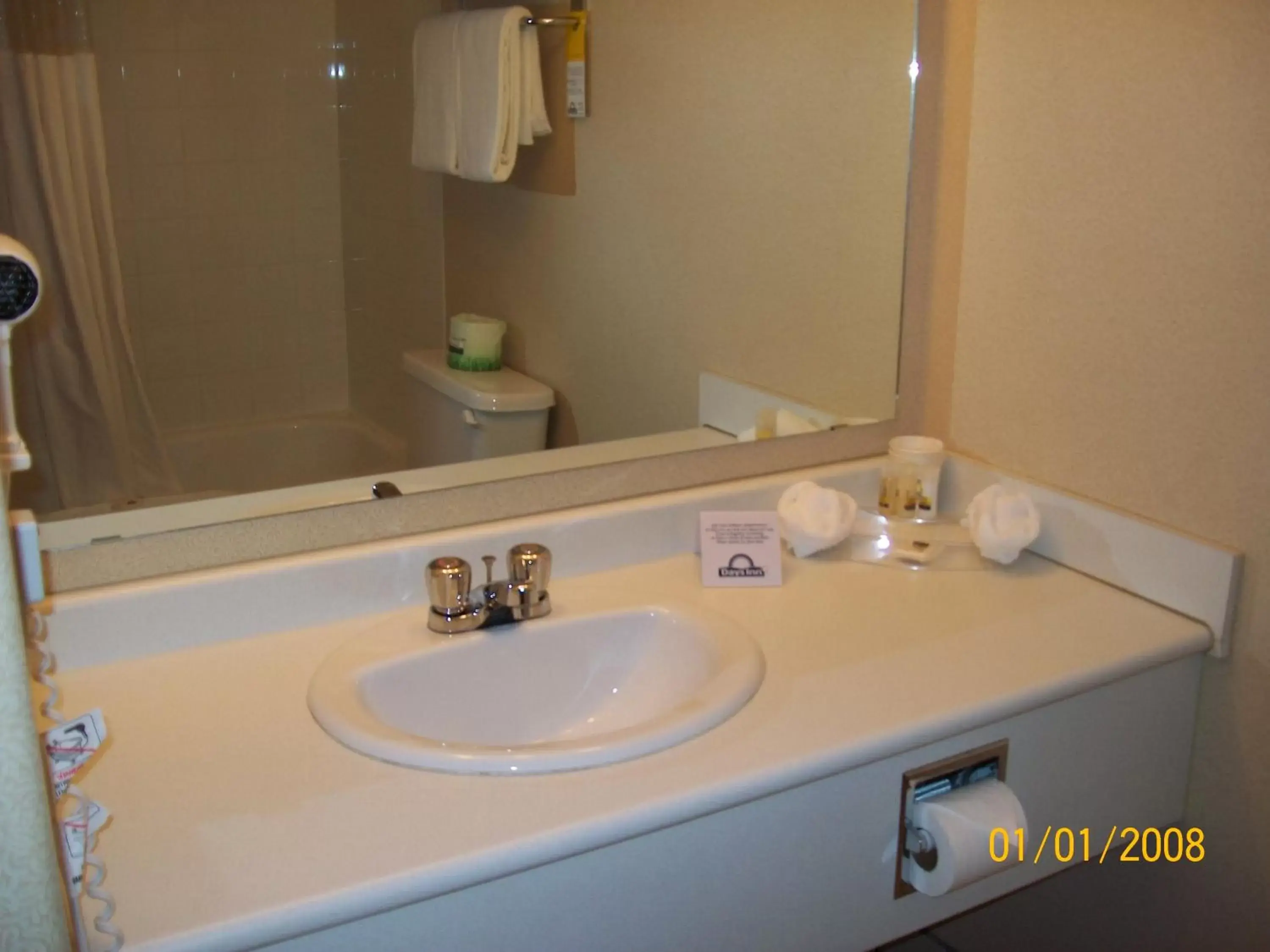 King Suite with Jetted Tub - Non-Smoking in Days Inn by Wyndham Moose Jaw King Suite with Jetted Tub - Non-Smoking in Days Inn by Wyndham Moose Jaw