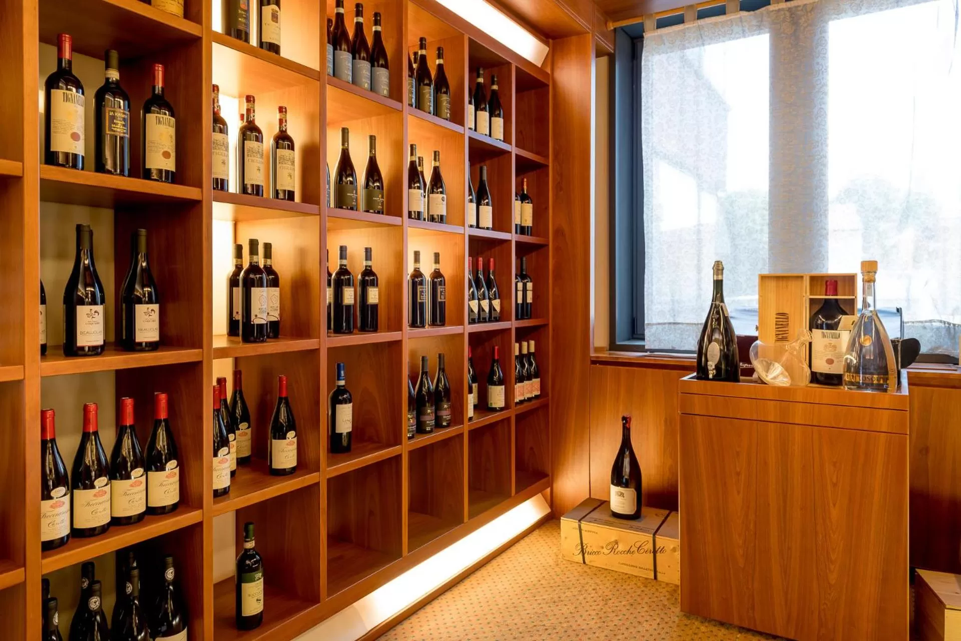 On-site shops in Best Western Cavalieri Della Corona