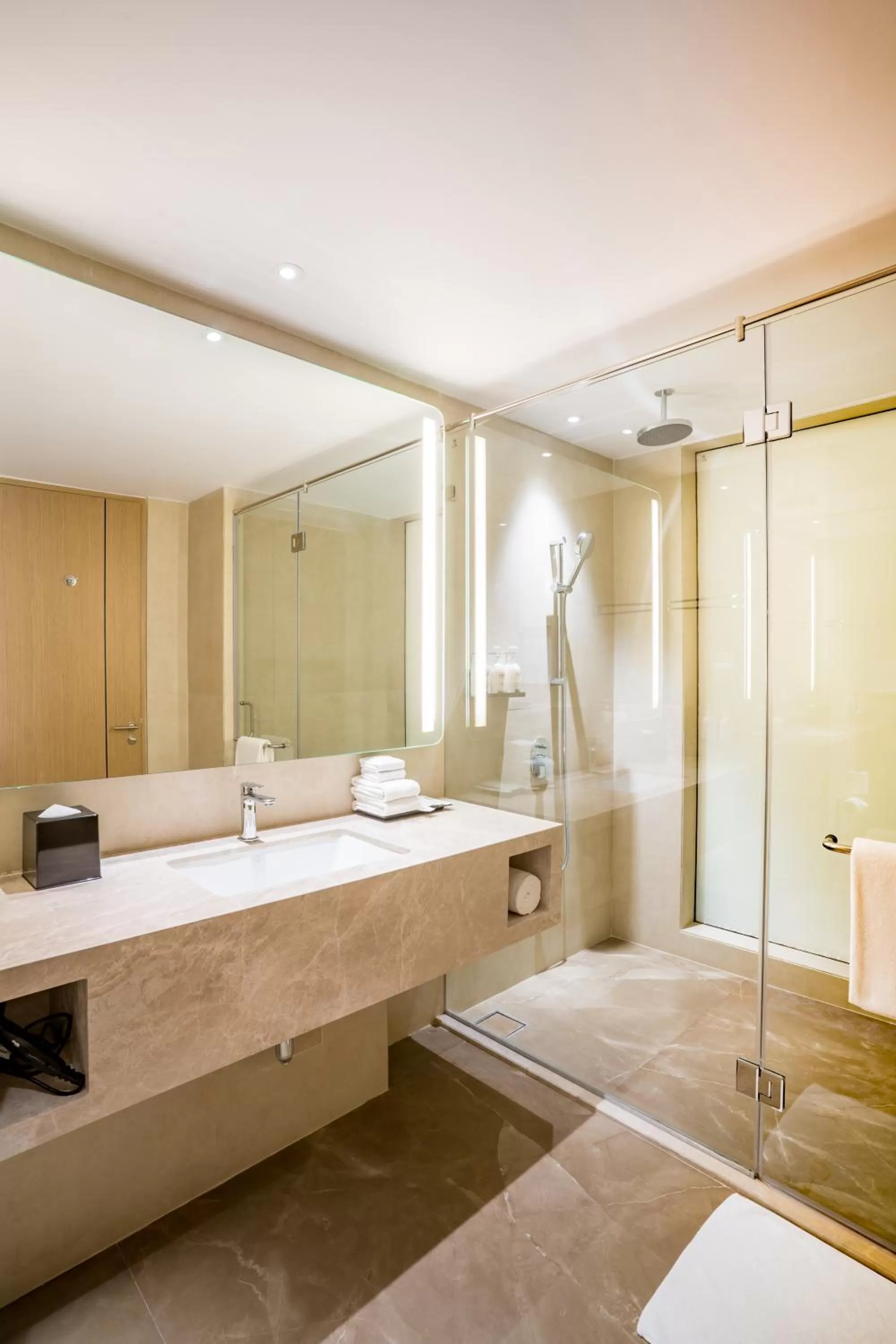 Bathroom, Bed in Holiday Inn Lucknow Airport by IHG