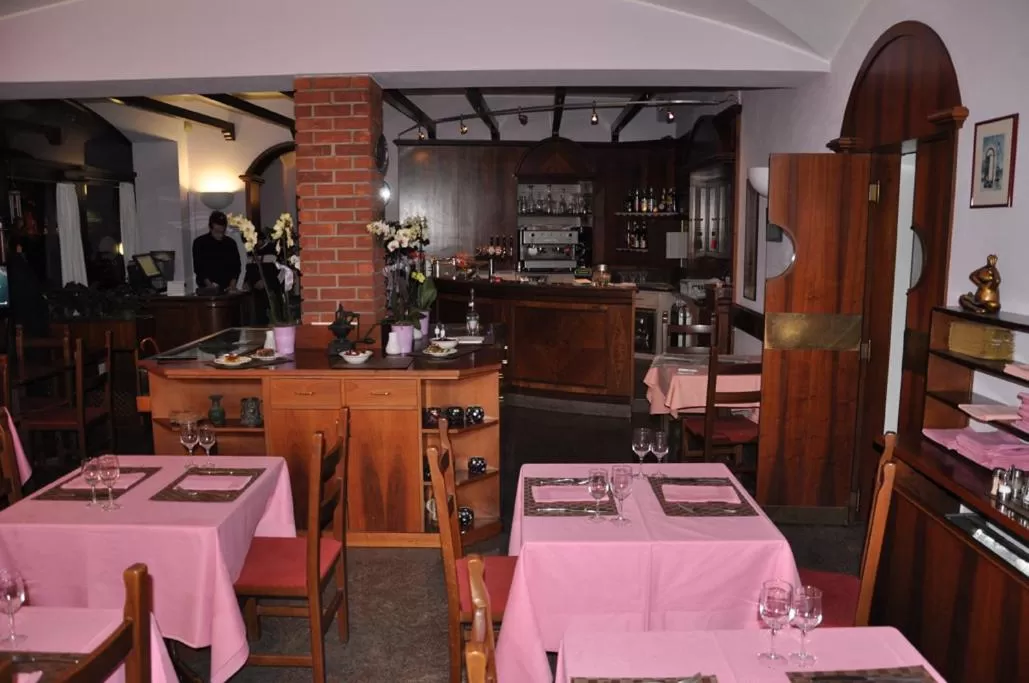 Restaurant/places to eat in Albergo Ponte Vecchio